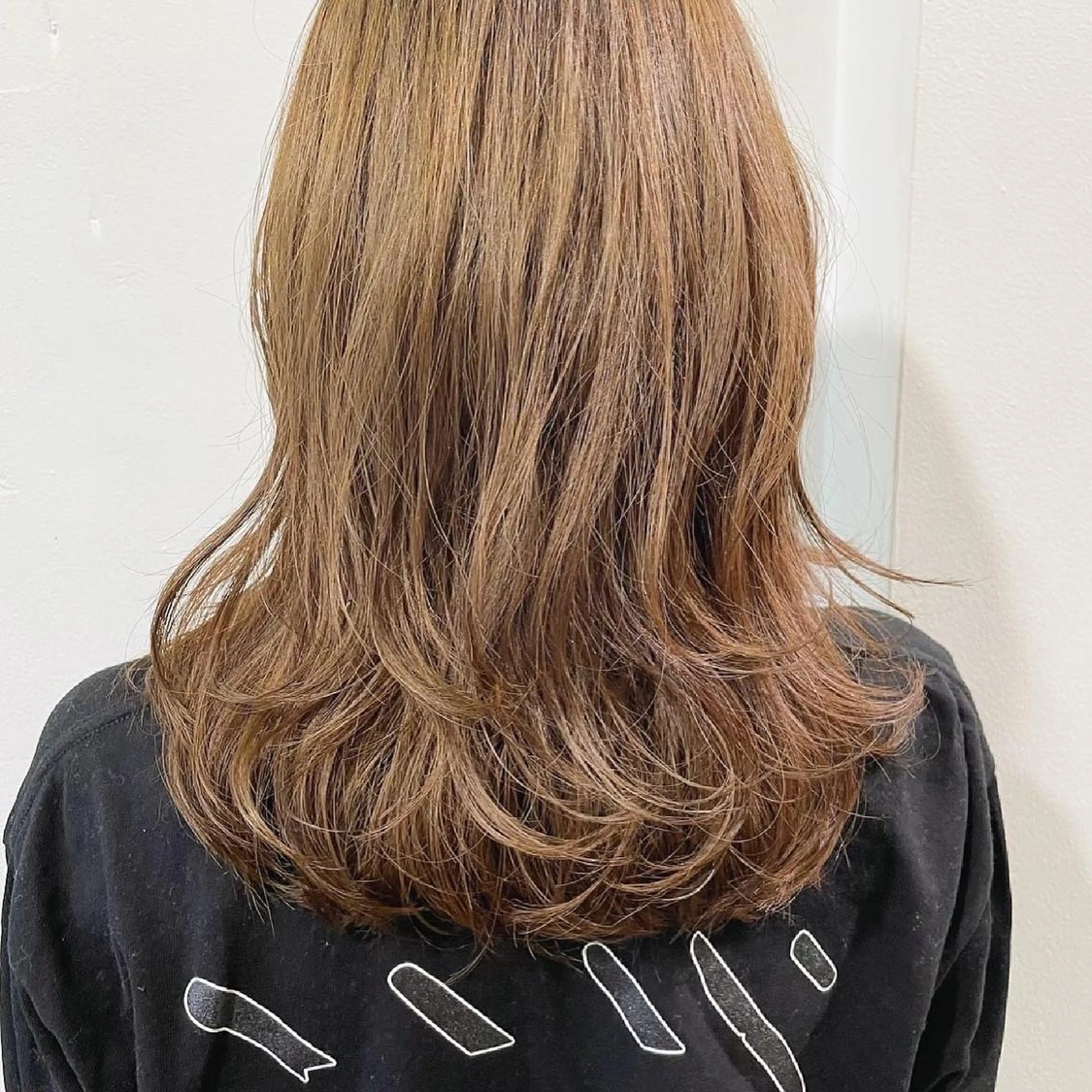 ミディアム カラー カット ヘアカラー ブリーチなしで透け感 暖色カラーボブaoiのヘアスタイル