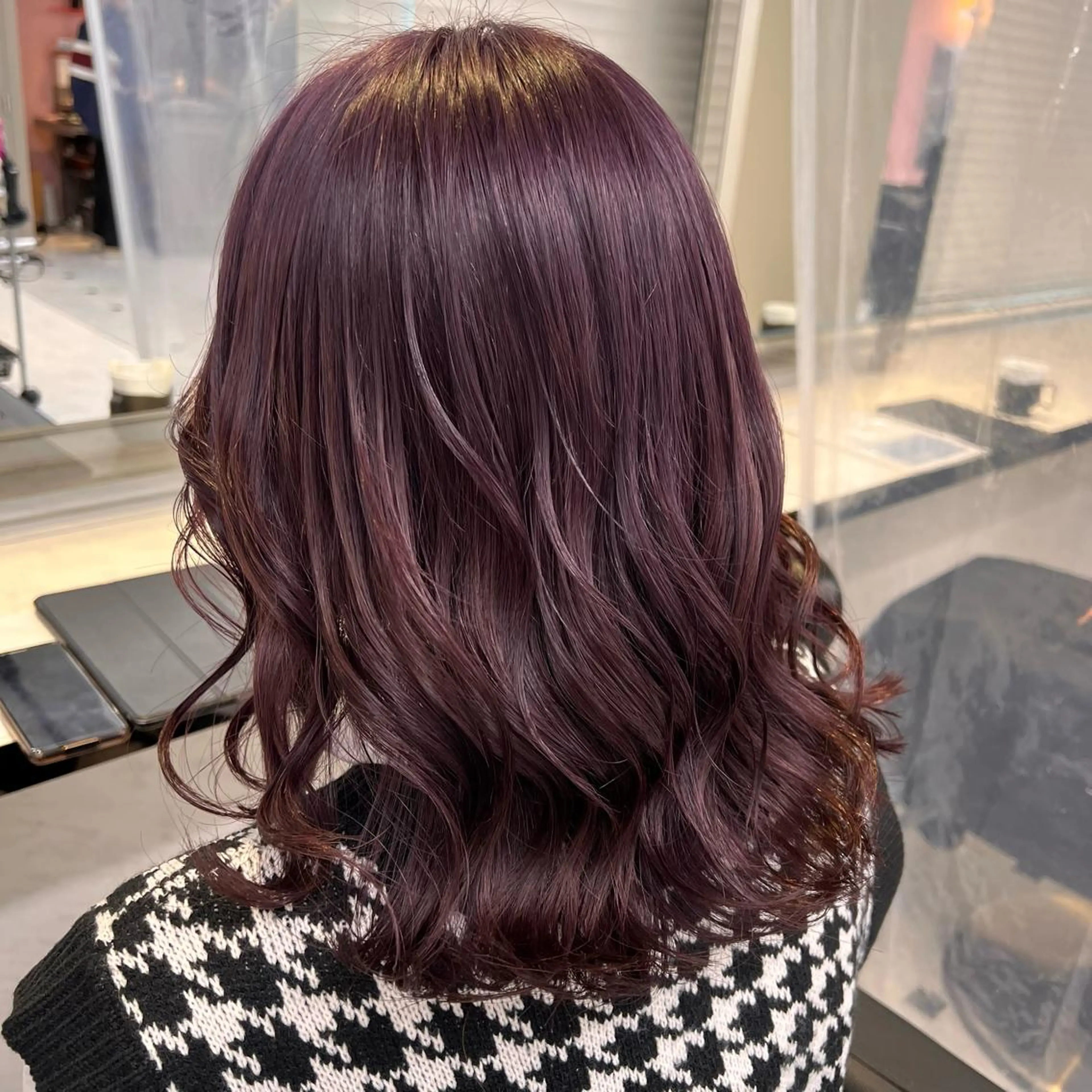 ミディアム パーマ ヘアアレンジ ヘアカラー トリートメント ヘッドスパ ヘアセット 💕上野美容師☁ ブリーチ💖サワのヘアスタイル