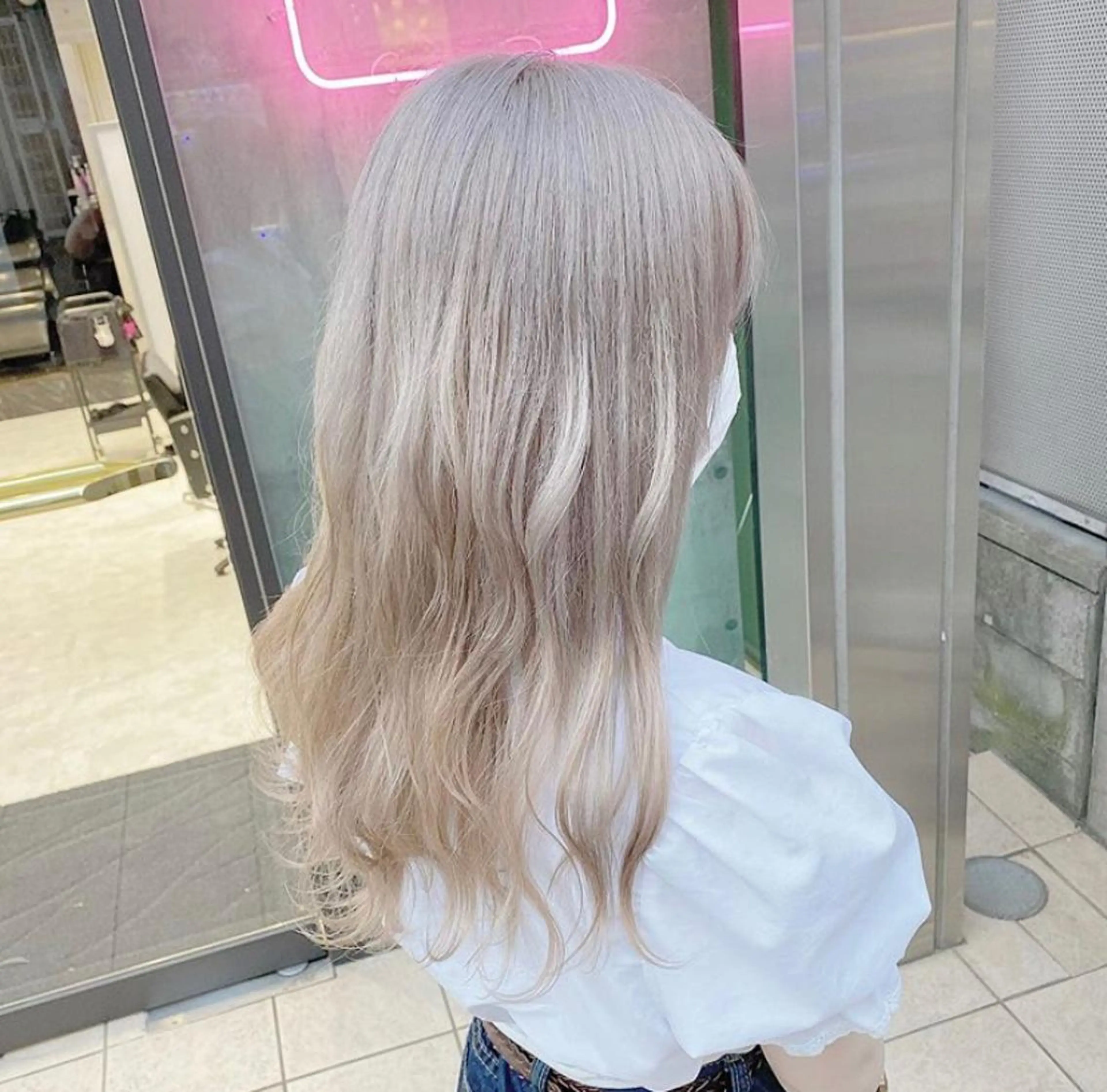 ミディアム カラー ヘアアレンジ アッシュ アッシュグレー ベージュカラー ブリーチ ブルーカラー ヘアカラー トリートメント ヘアセット 🦋 Nanaka🦋のその他イメージ