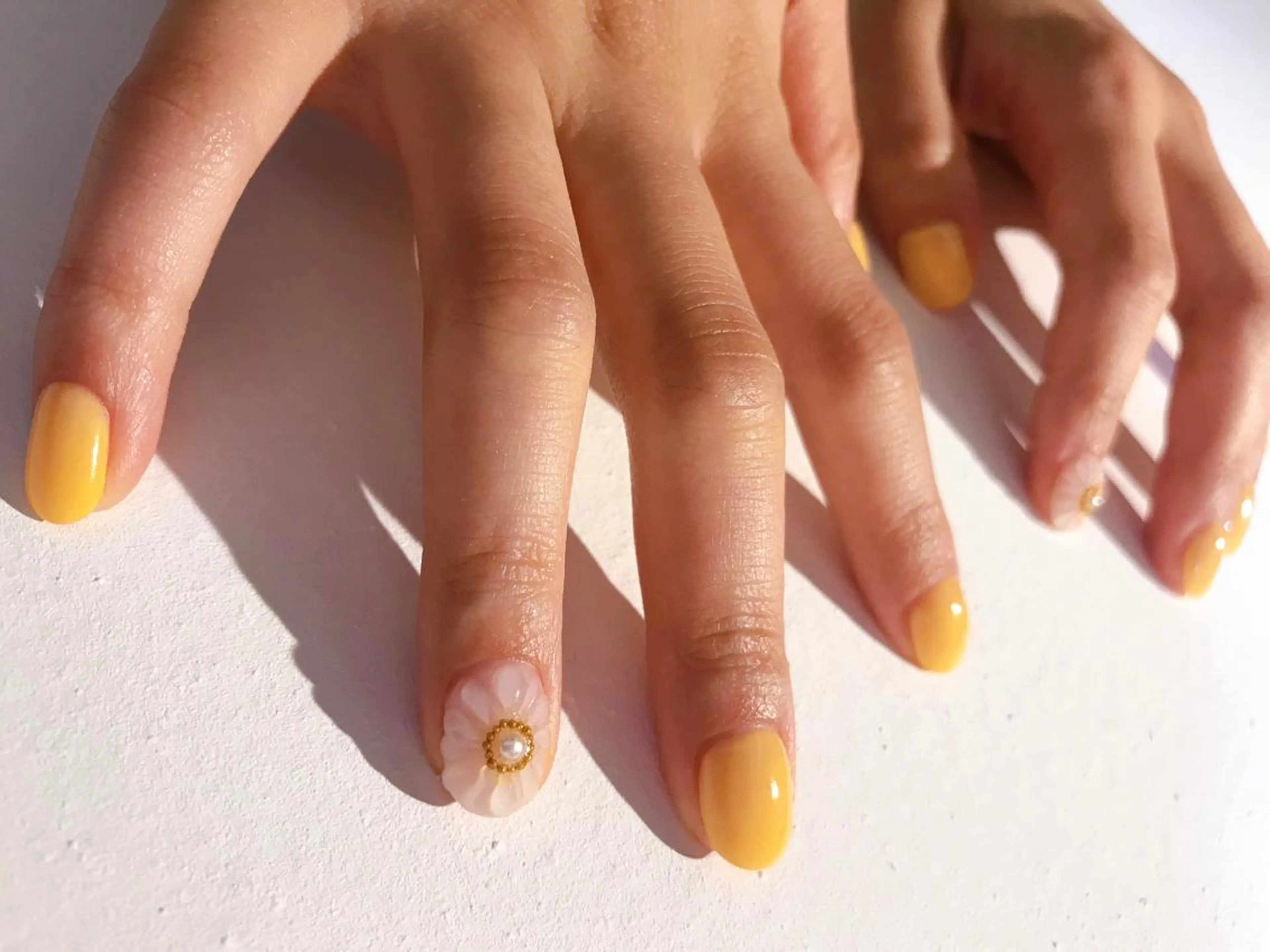 ネイル アートネイル ワンカラーネイル nail salon　Natural Cure所属・平井 彩香のネイルデザイン