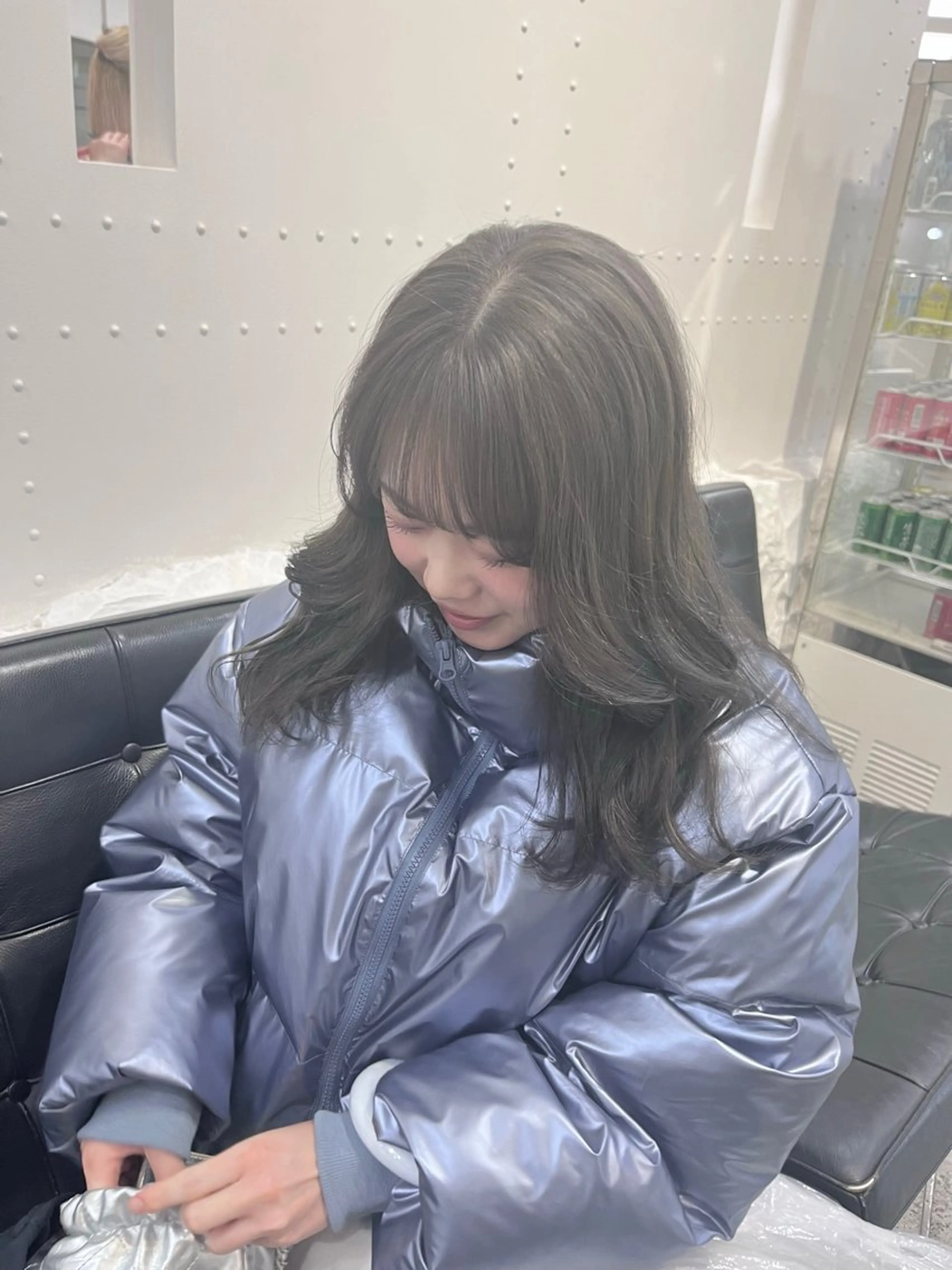 セミロング カラー ブリーチ グレージュ MITSUKI🤍 モテ髪×韓国レイヤーのヘアスタイル