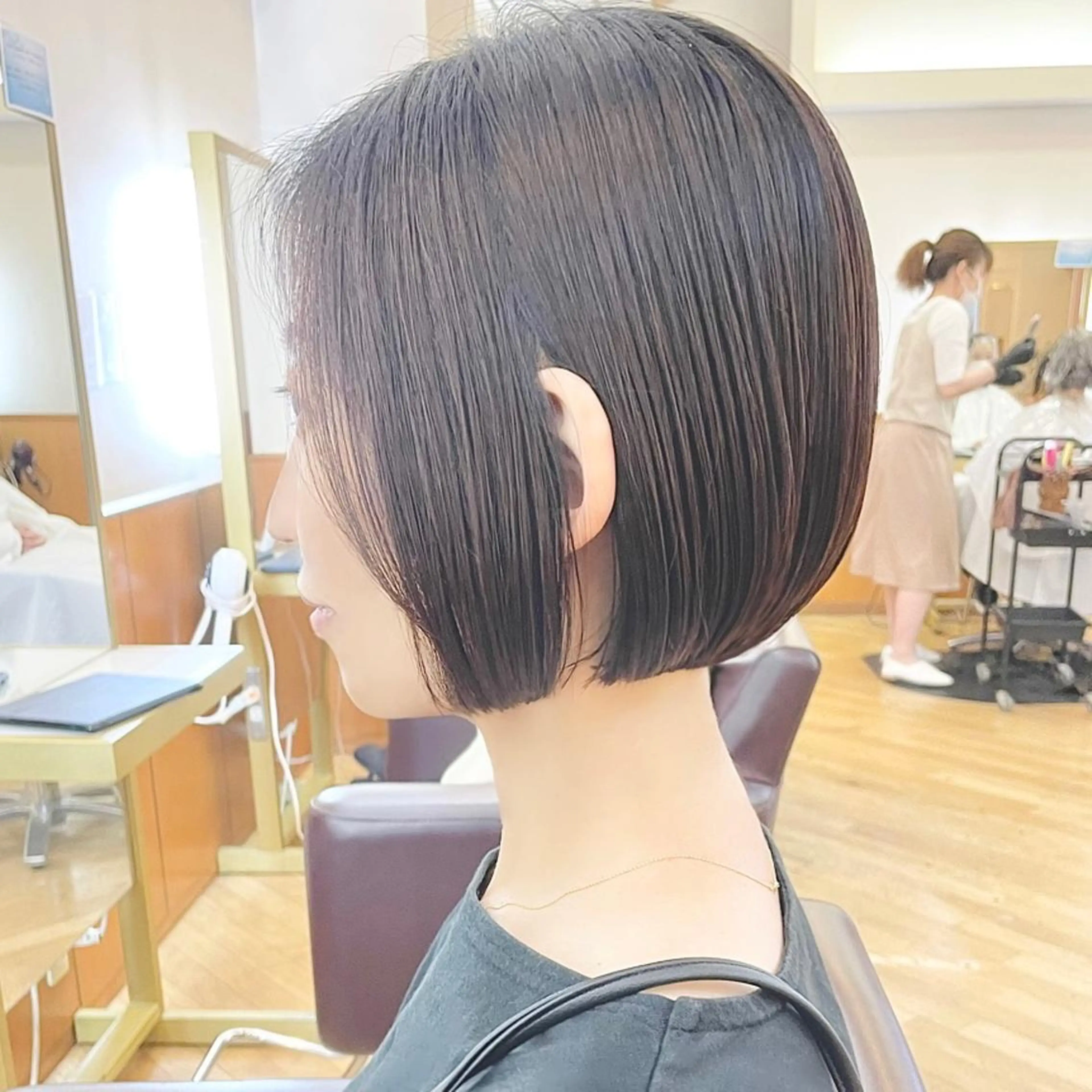 セミロング カラー ヘアアレンジ キッズ ベージュカラー ブリーチ オリーブベージュ ボブ 髪質改善 カット ヘアカラー トリートメント さわ きょうすけ/ ボブ髪質改善ショートのヘアスタイル