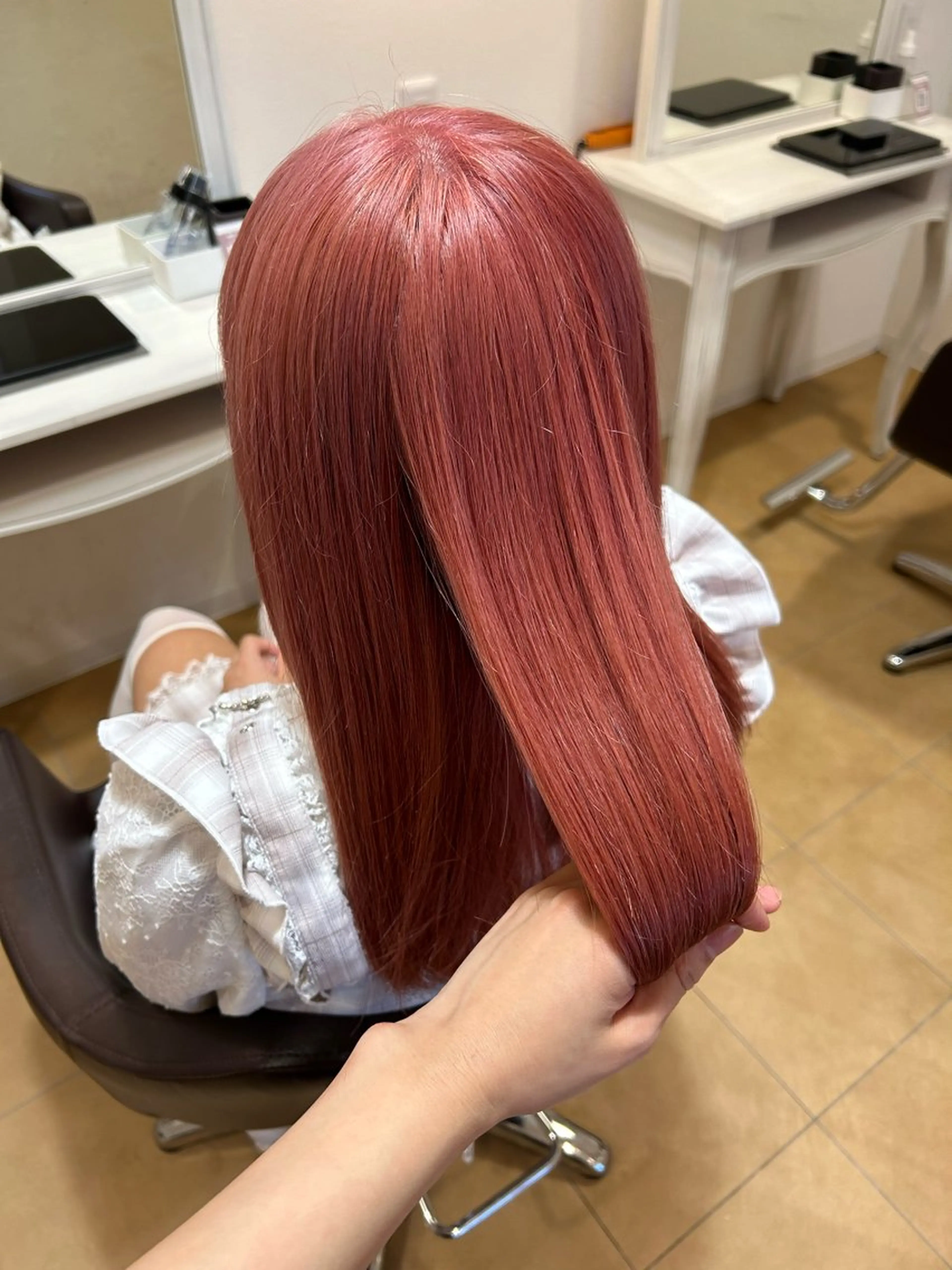 カラー ヘアカラー 今中 紗英のヘアスタイル