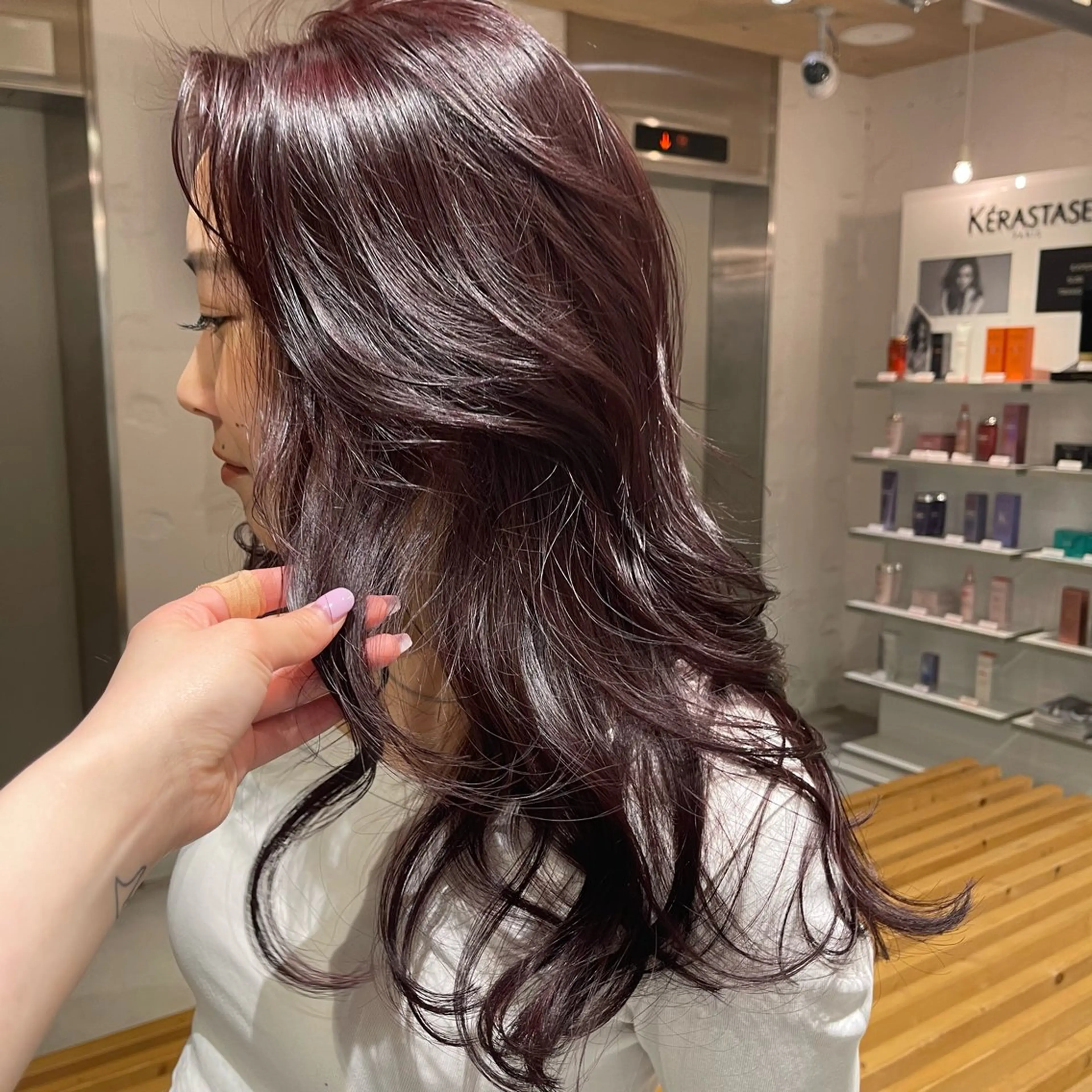 ロング カラー レイヤーカット ヘアカラー トリートメント lunty miichiのヘアスタイル