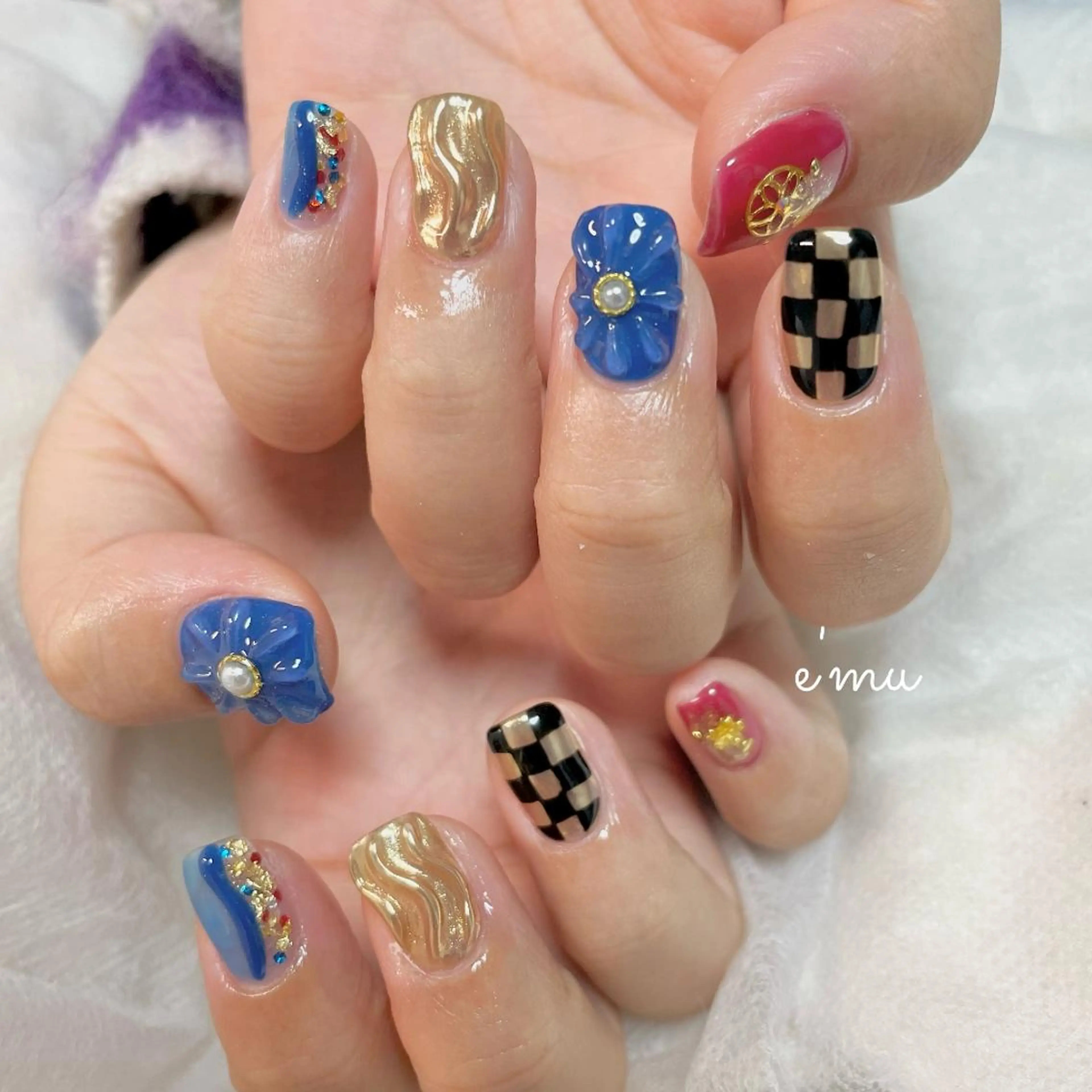 ネイル 成人式 フラワーネイル ミラーネイル nail salon e'mu💐のネイルデザイン