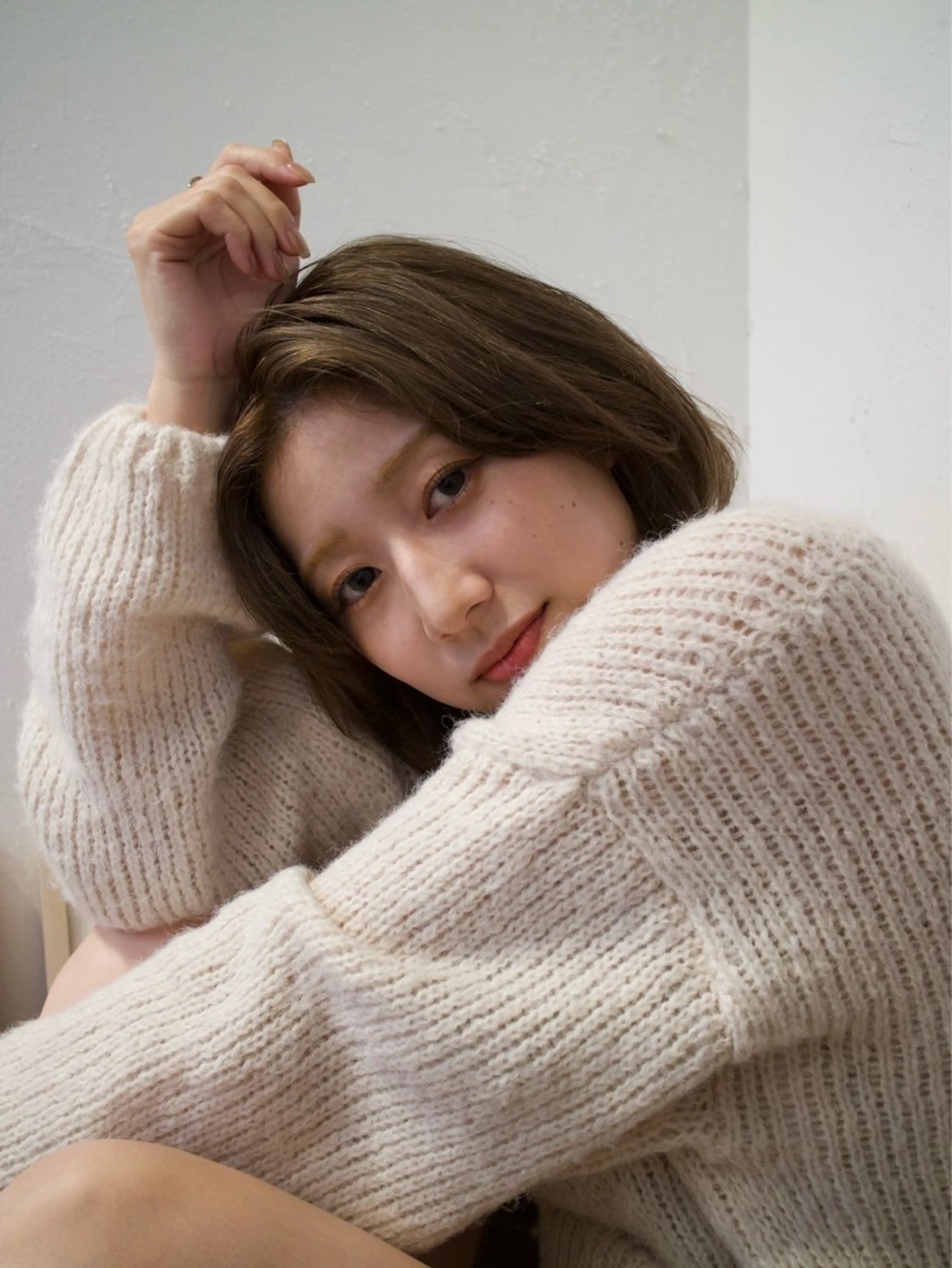 ショート ヘアカラー mina / 透明感ベージュカラーのヘアスタイル