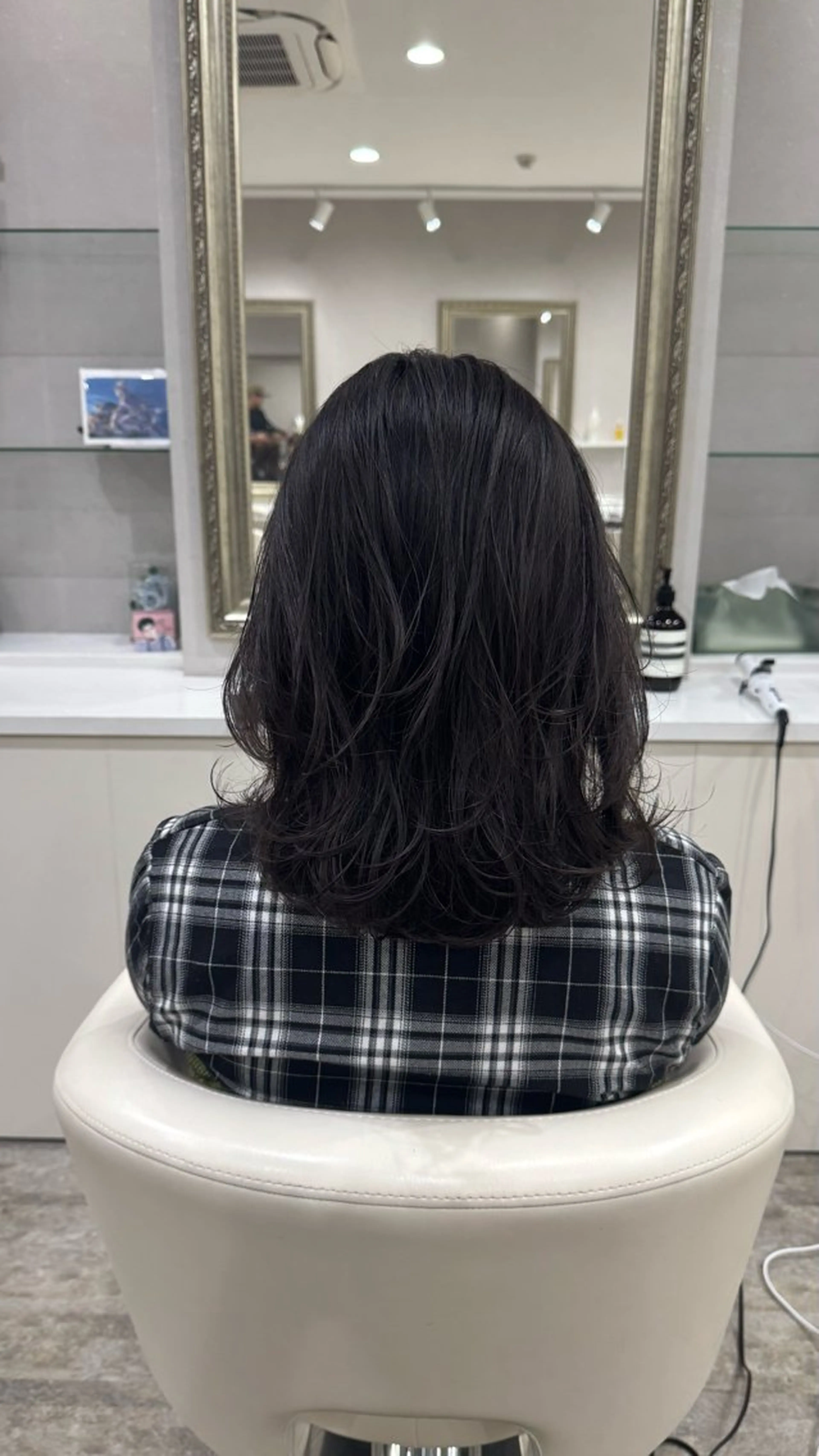 ミディアム 顔周りカット レイヤーカット Real me　京都 四条烏丸ドゥエ店所属・タナカ｜ 京都美容師のヘアスタイル