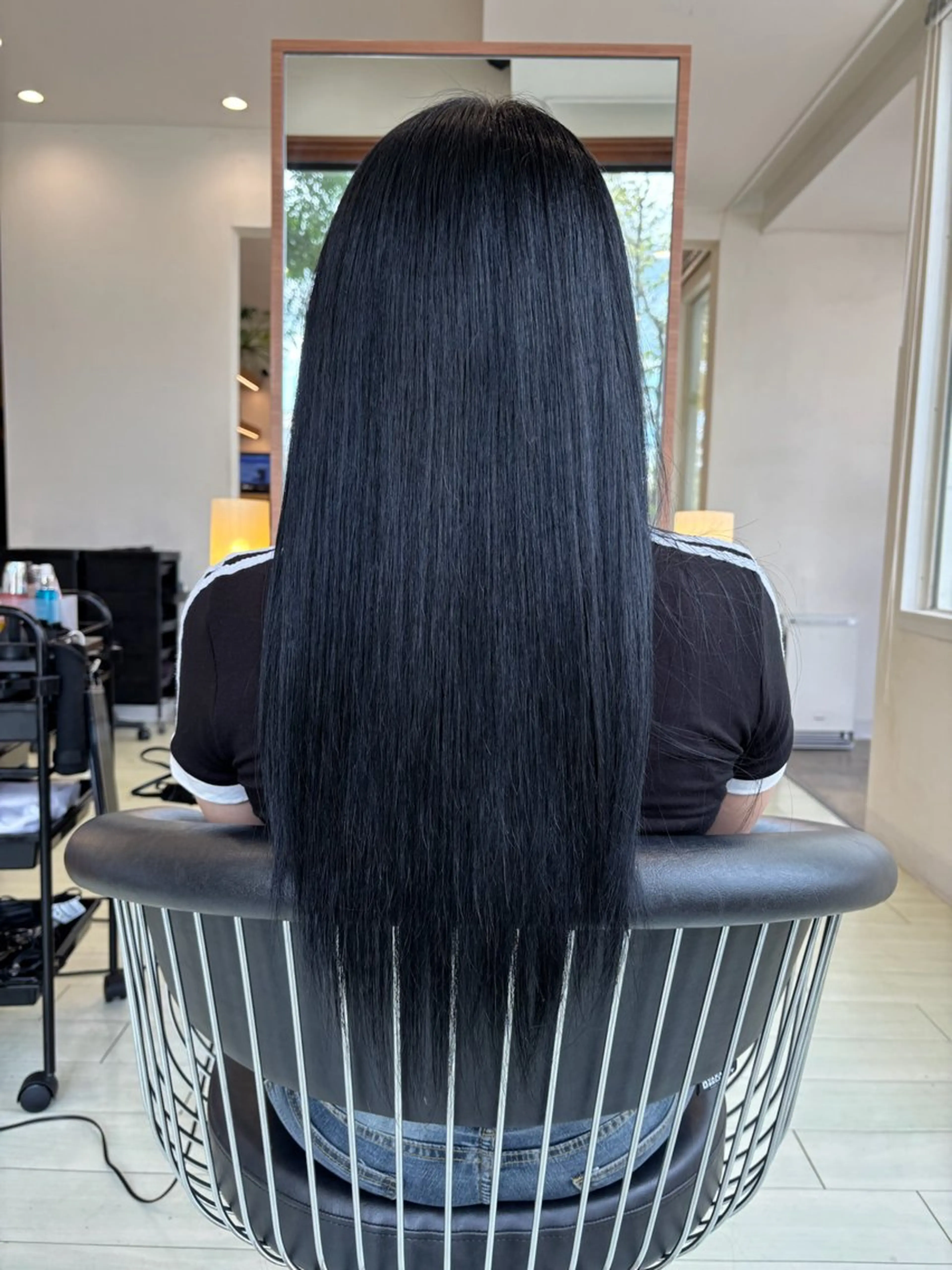 カラー 黒髪 ブルーカラー ブルーブラック はら あおいのヘアスタイル