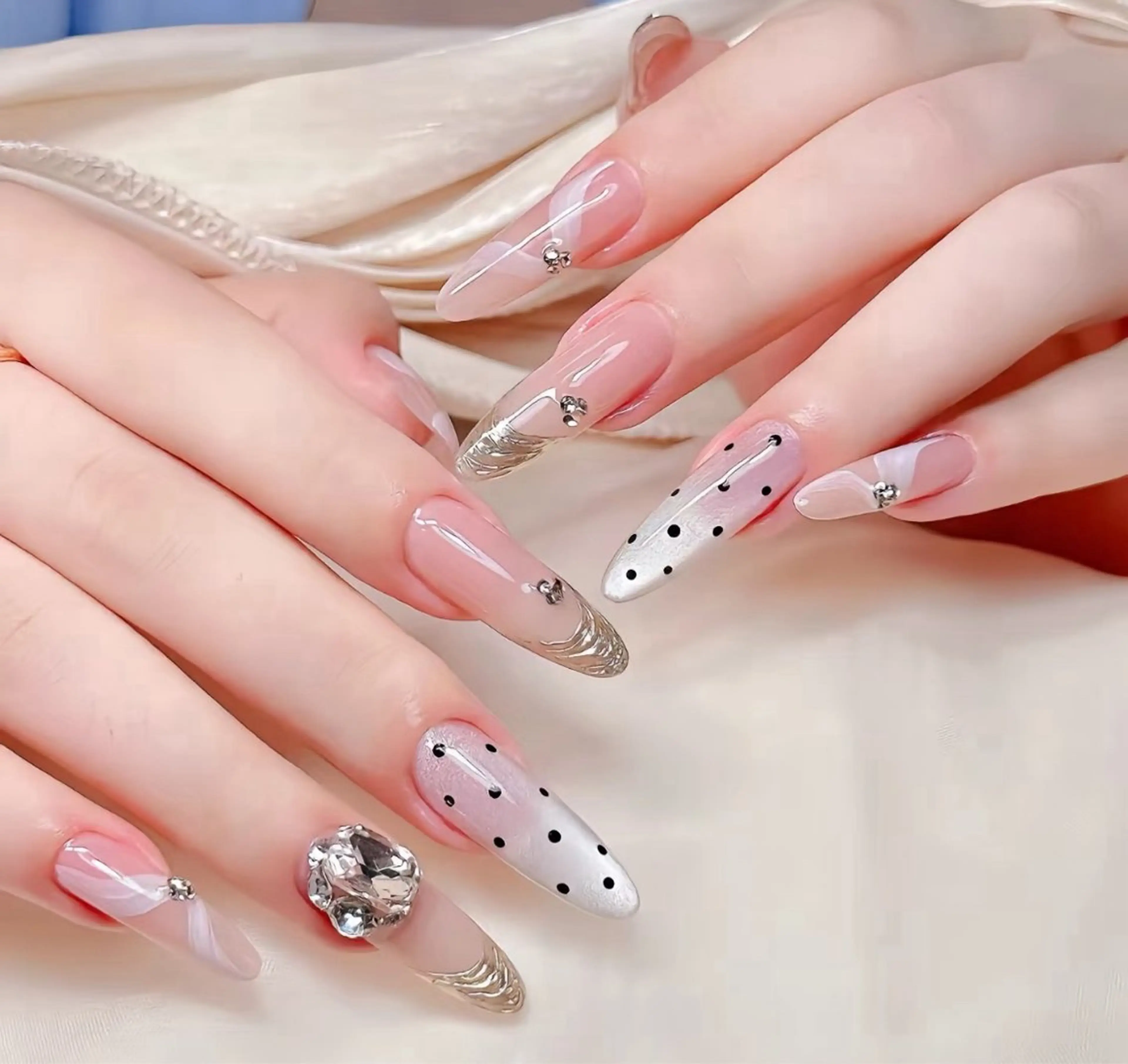 ネイル アートネイル チークネイル 長さ出し フラッシュネイル フットネイル YK Rinのネイルデザイン