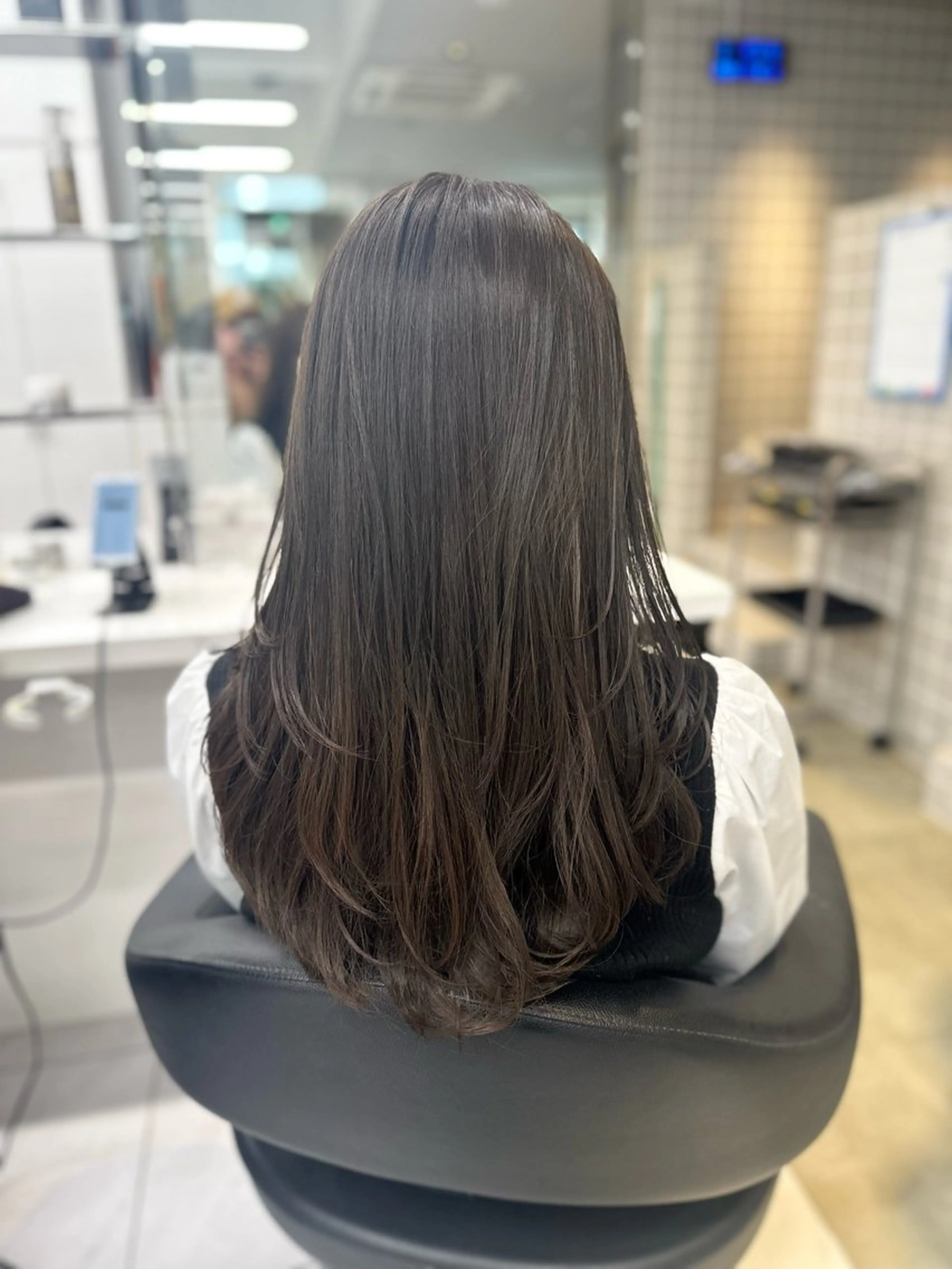 ロング カラー ベージュカラー 黒髪 ブリーチ ブルーカラー ブルーブラック ヘアカラー 🪞ハイトーン🪞 🤍waka🤍のヘアスタイル