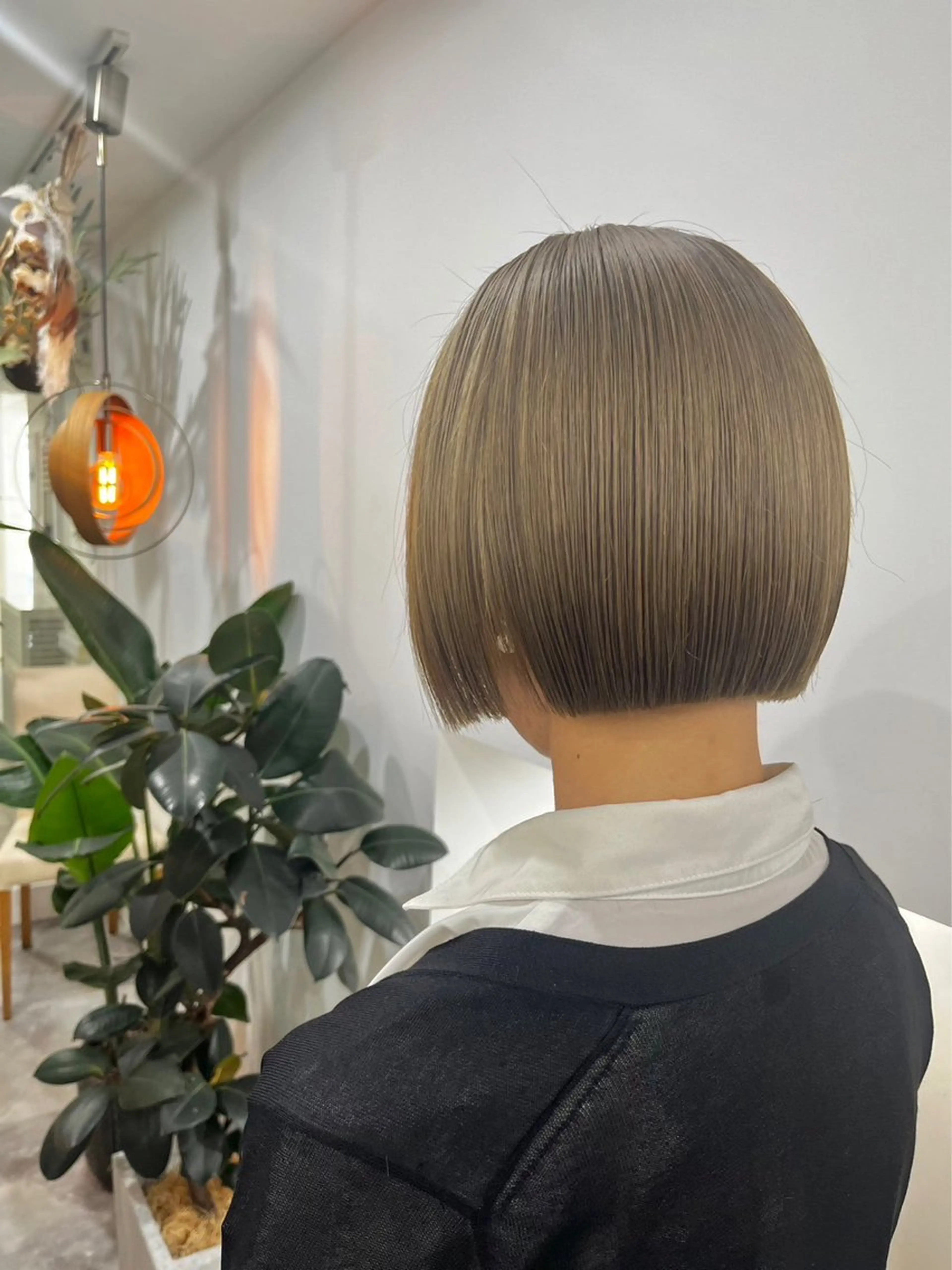 ショート カラー ボブ グレージュ 小林　遼のヘアスタイル