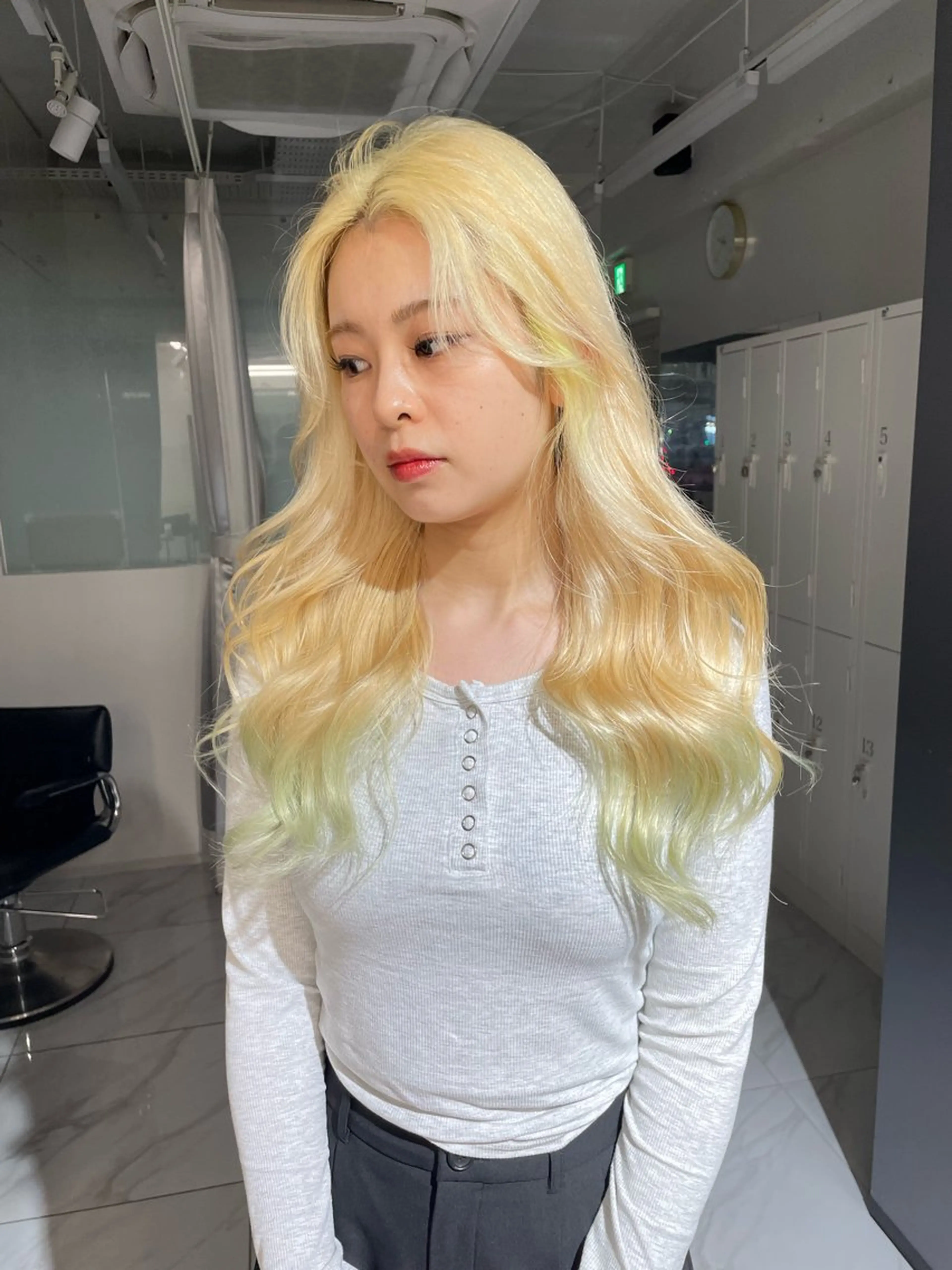 ロング カラー サワイ ユイのヘアスタイル