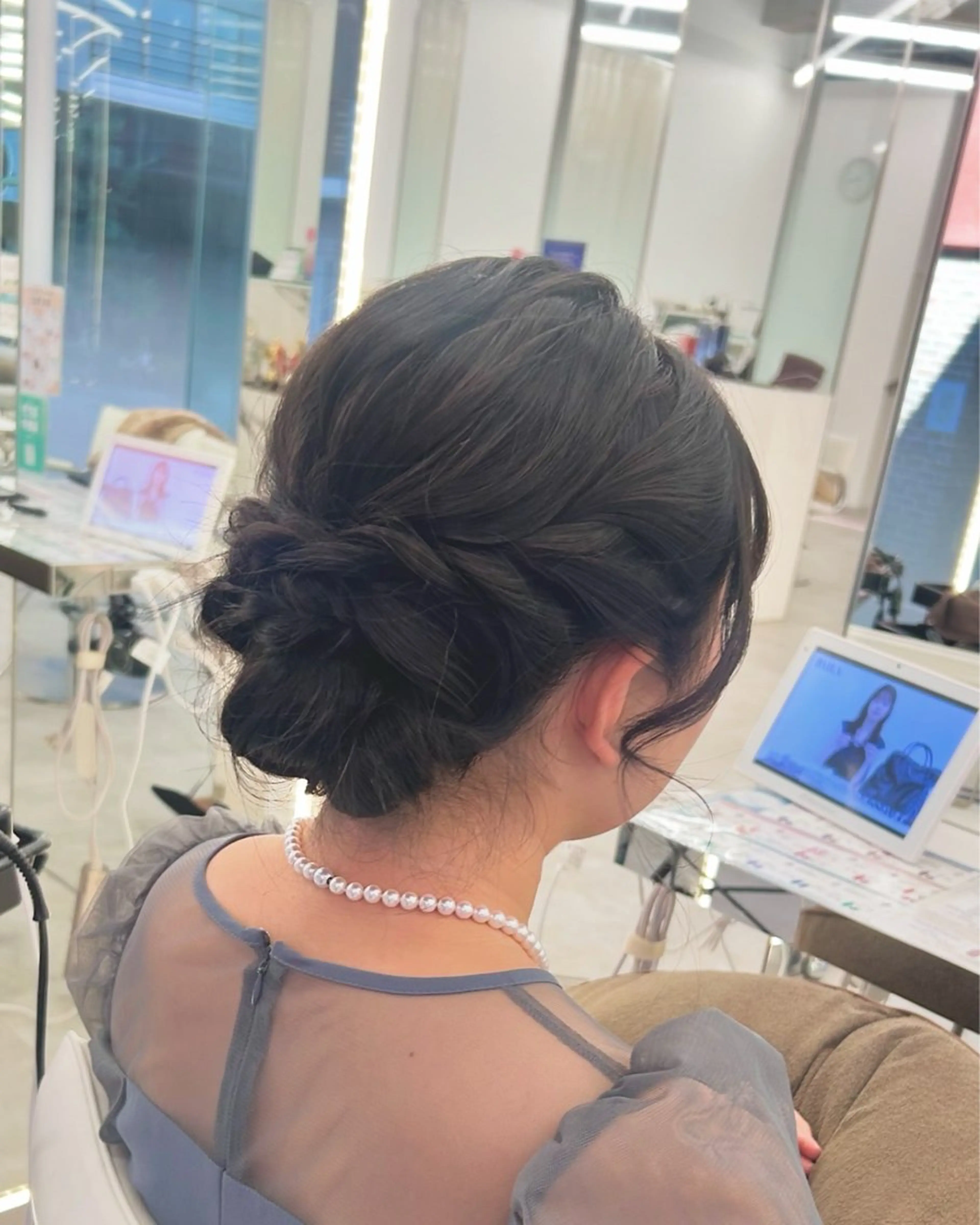 セミロング ヘアアレンジ ヘアセット はるか/ブリーチカラ ー/ヘアアレンジ🤍のヘアスタイル