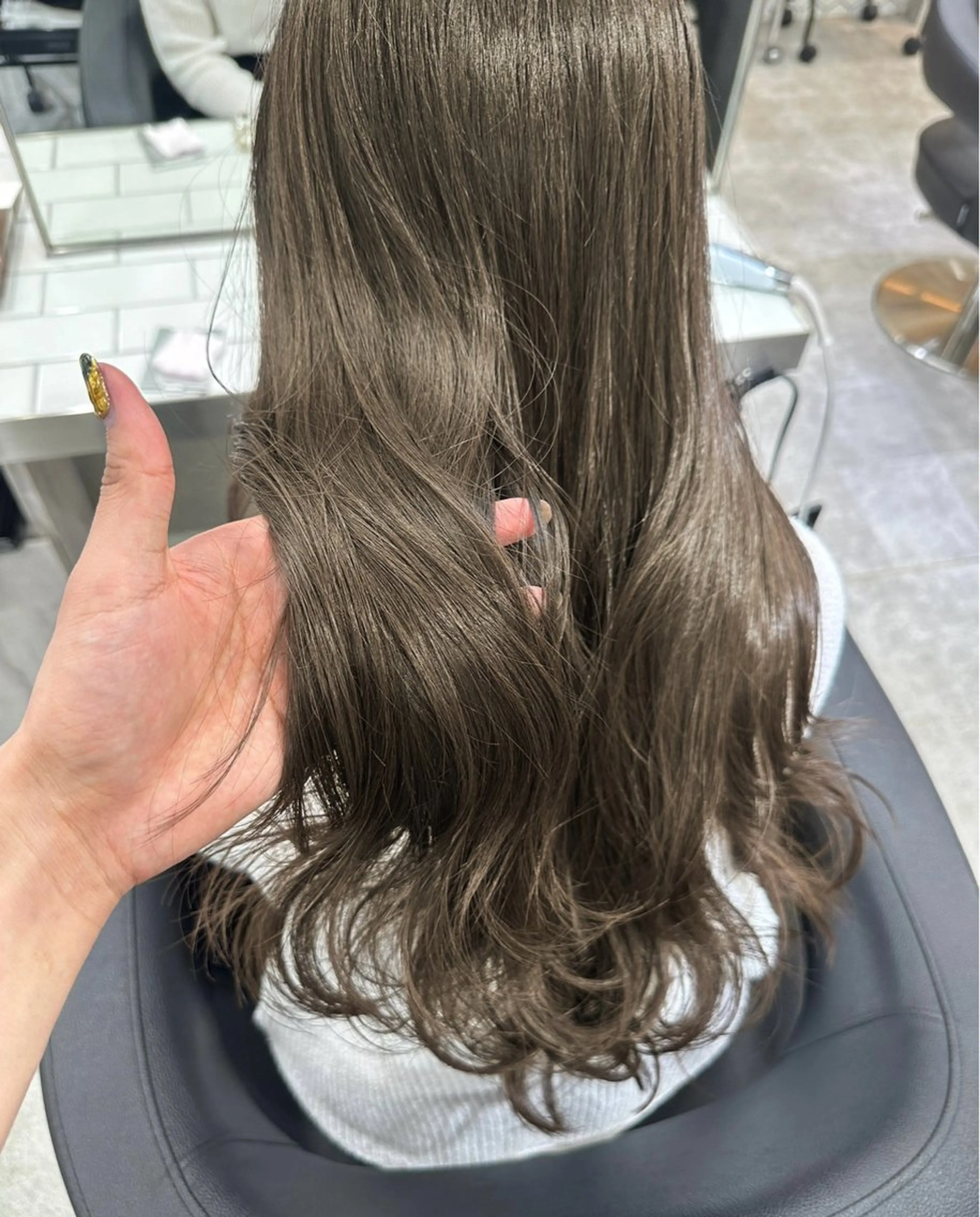 ロング カラー カット ヘアカラー トリートメント レイヤー 顔周り グレージュ/添田晃基のヘアスタイル