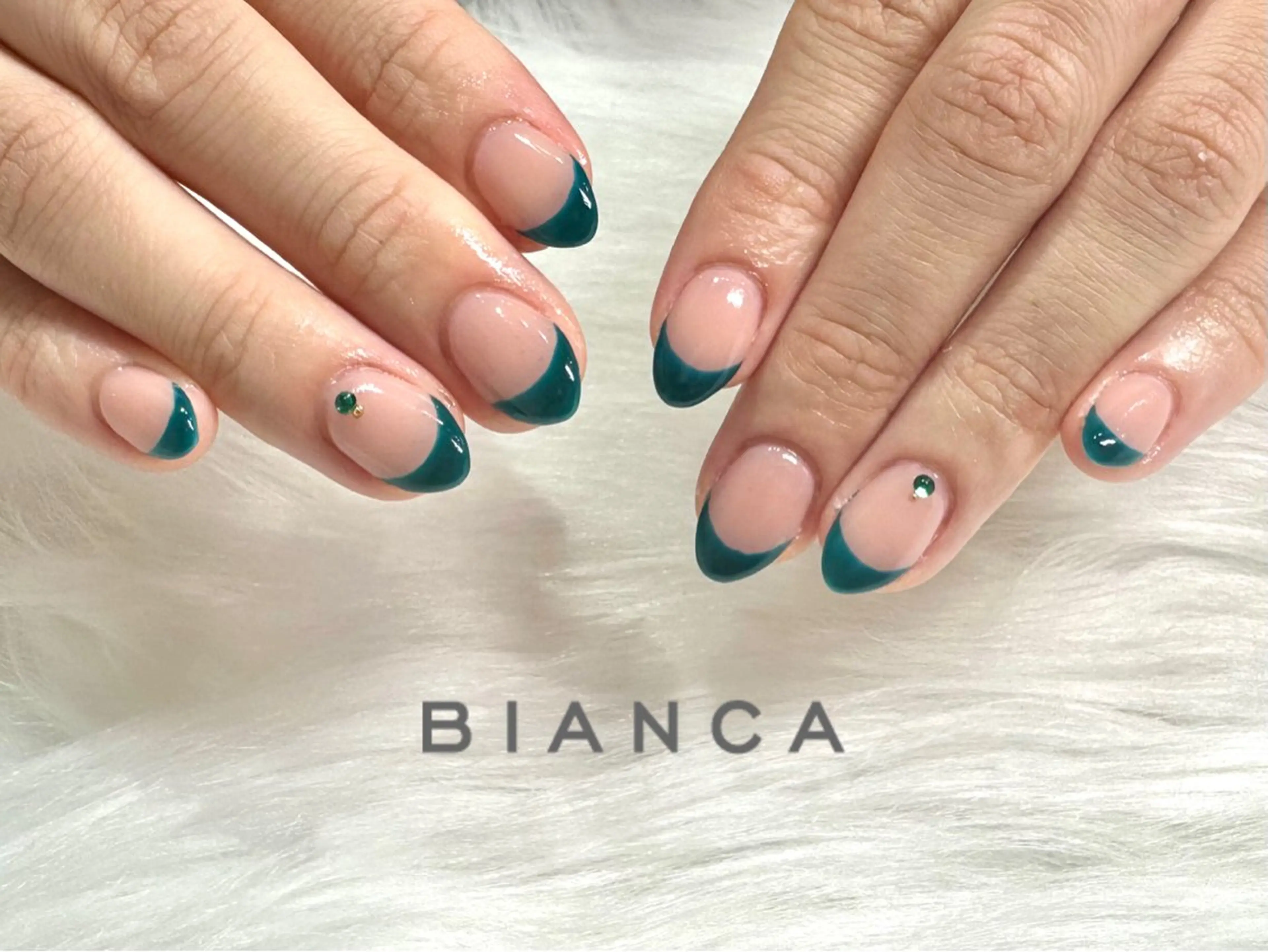ネイル ハンドネイル Bianca 🩵 Ayakoのネイルデザイン