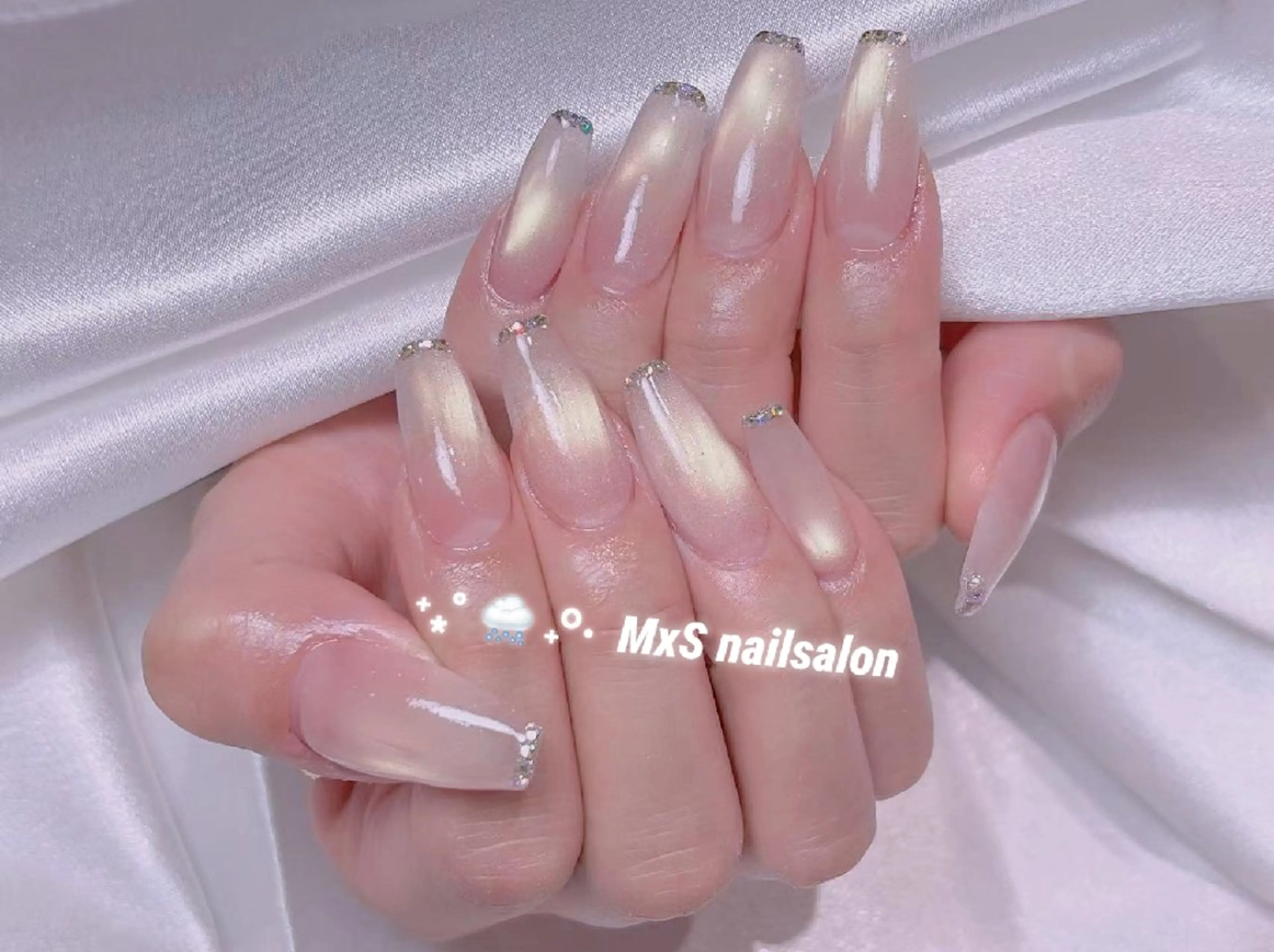 ネイル ジェルネイル 韓国ネイル マグネットネイル パラジェル ワンホンネイル ハンドネイル ハンドケア MxS Nail(長さだし/フィルイン/マグネット/韓国ネイル/ワンホンネイル/ワンカラー)所属・MxS リィリィのネイルデザイン
