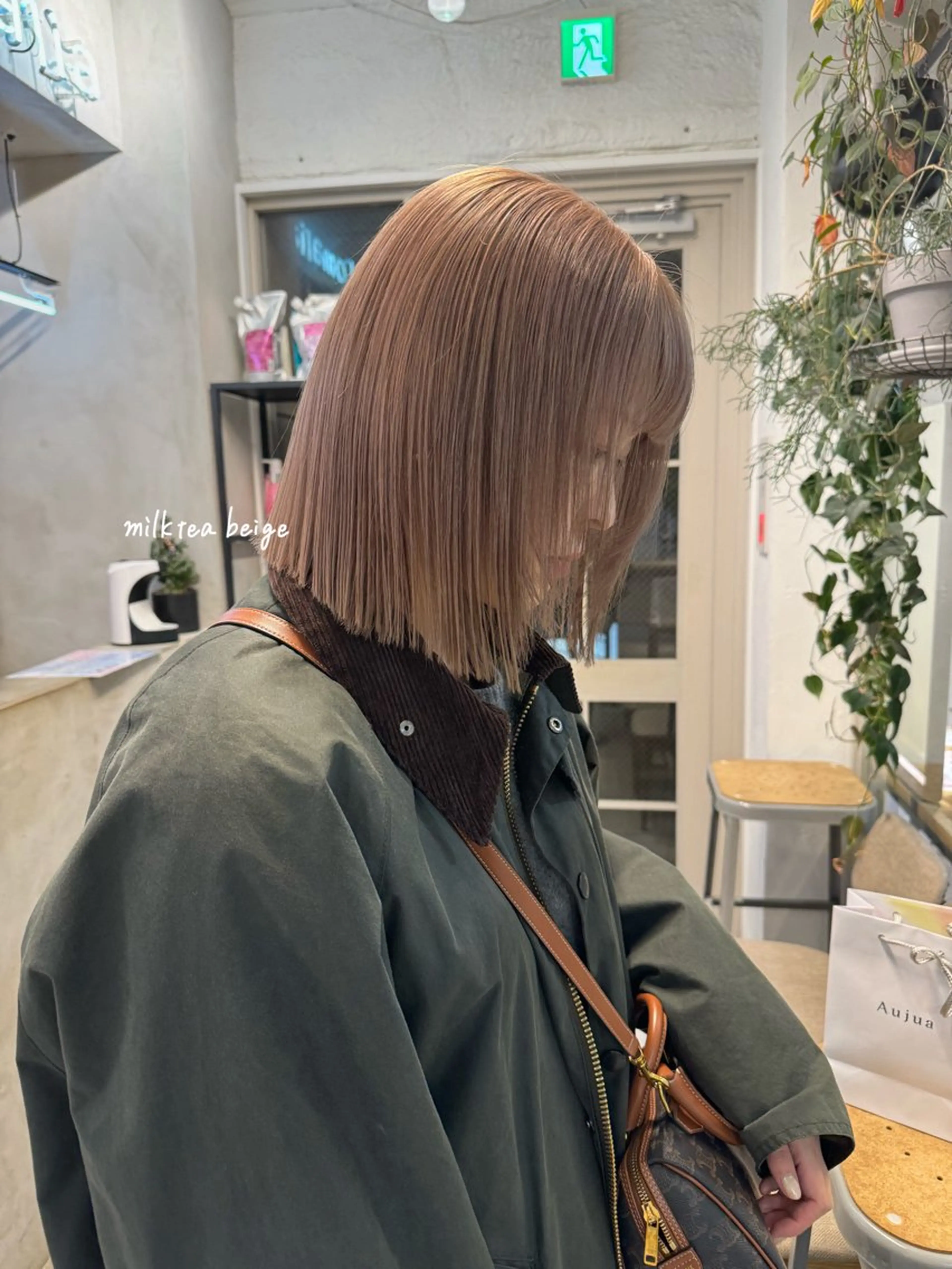 セミロング カラー ベージュカラー ブリーチ ミルクティーベージュ カット ヘアカラー Lomalia 🤍🫧/makoのヘアスタイル