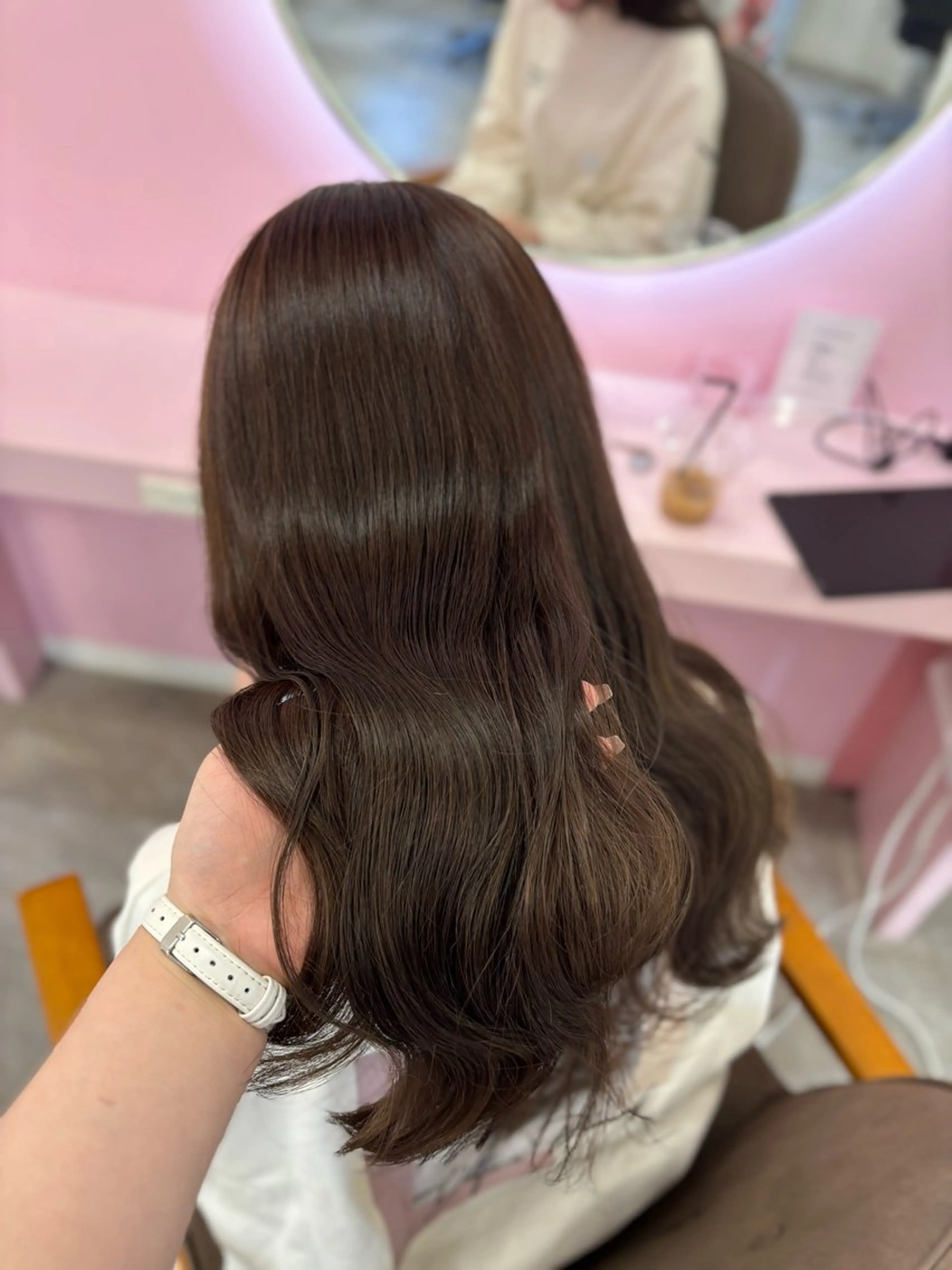 ロング カラー 𝑴𝒊𝒌𝒖💝 透明感モテカラーのヘアスタイル