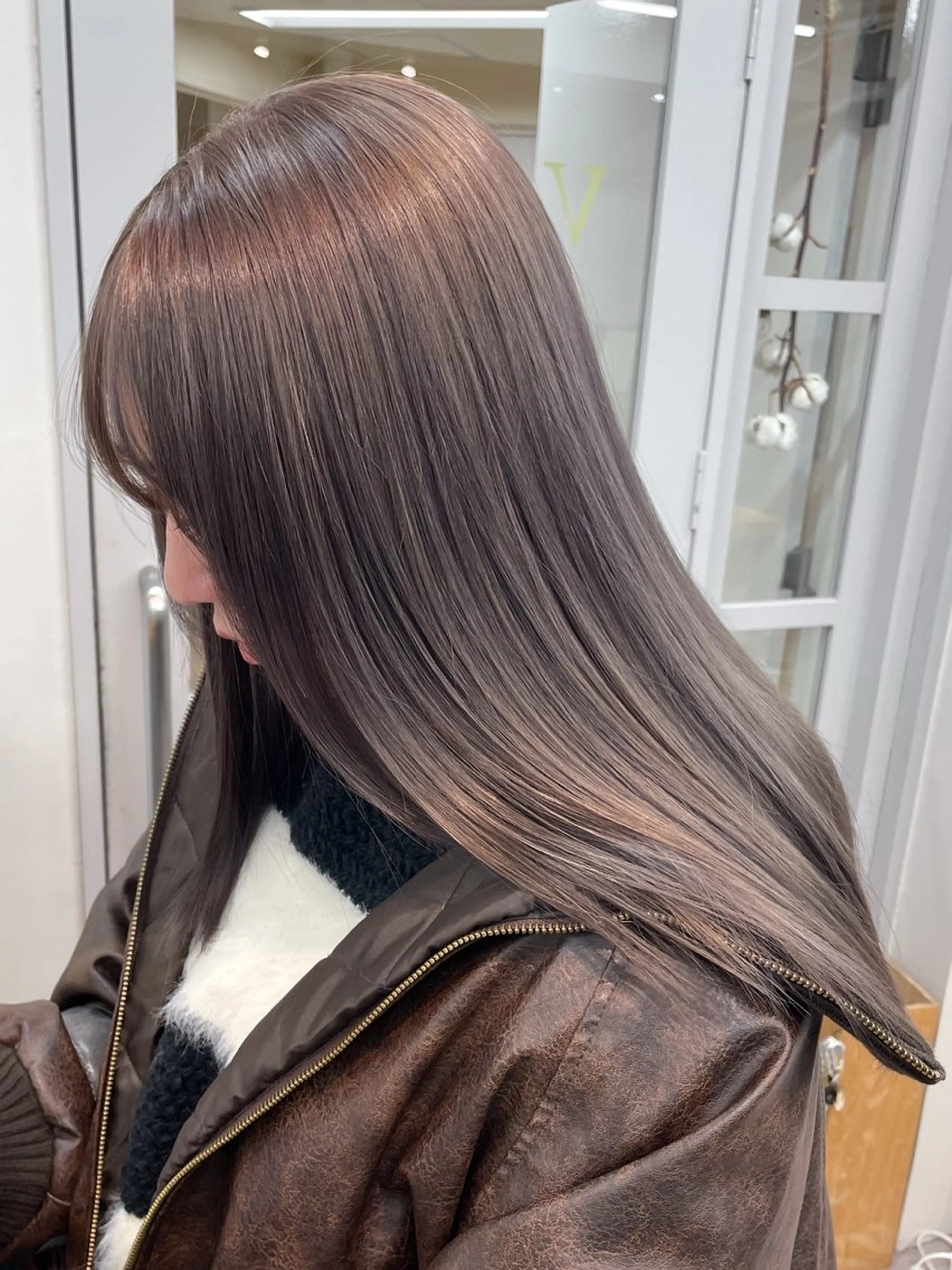 ロング ヘアカラー 🫧透明感ワンカラー 🫧mio 🫧のヘアスタイル