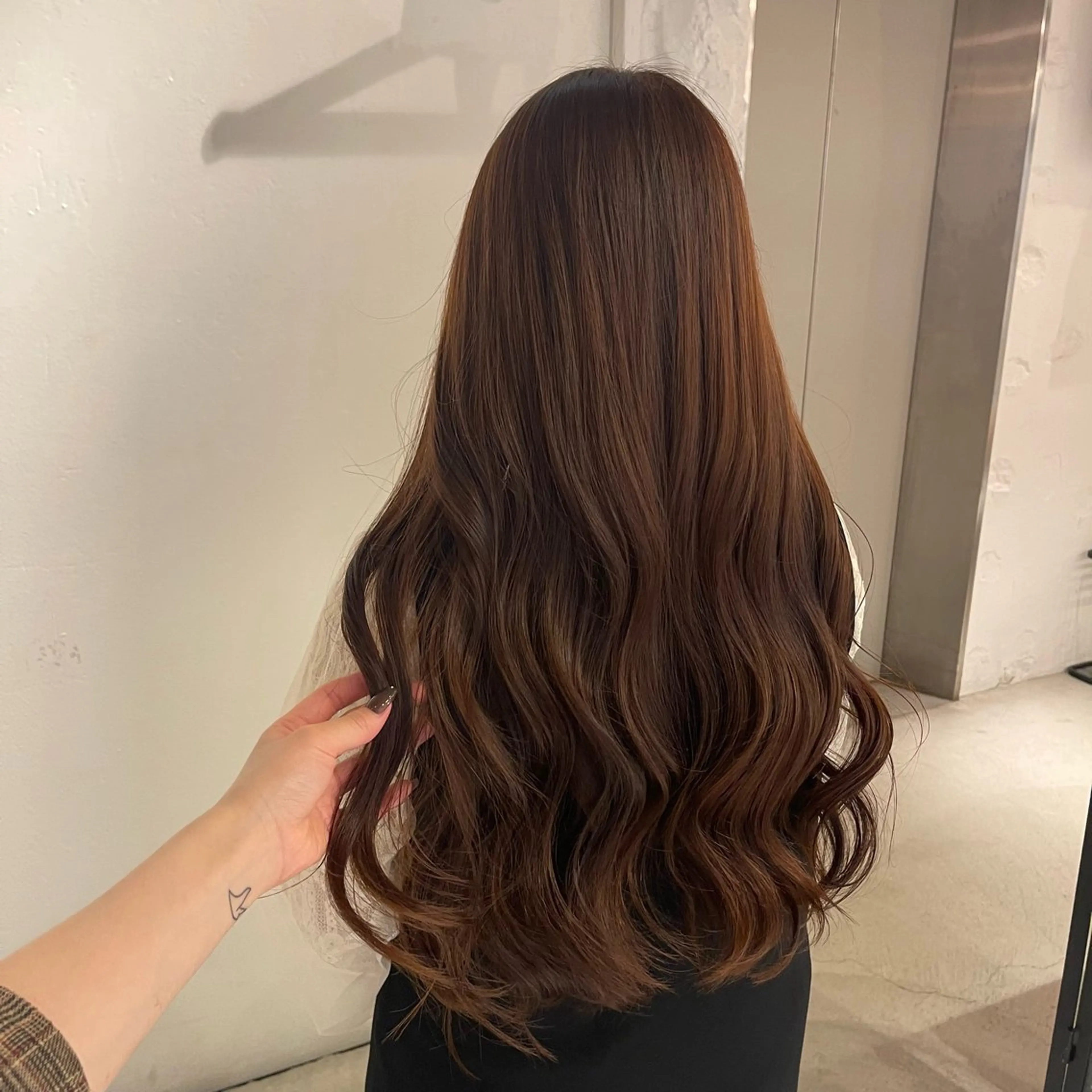 ロング カラー ブラウンカラー ヘアカラー トリートメント lunty miichiのヘアスタイル