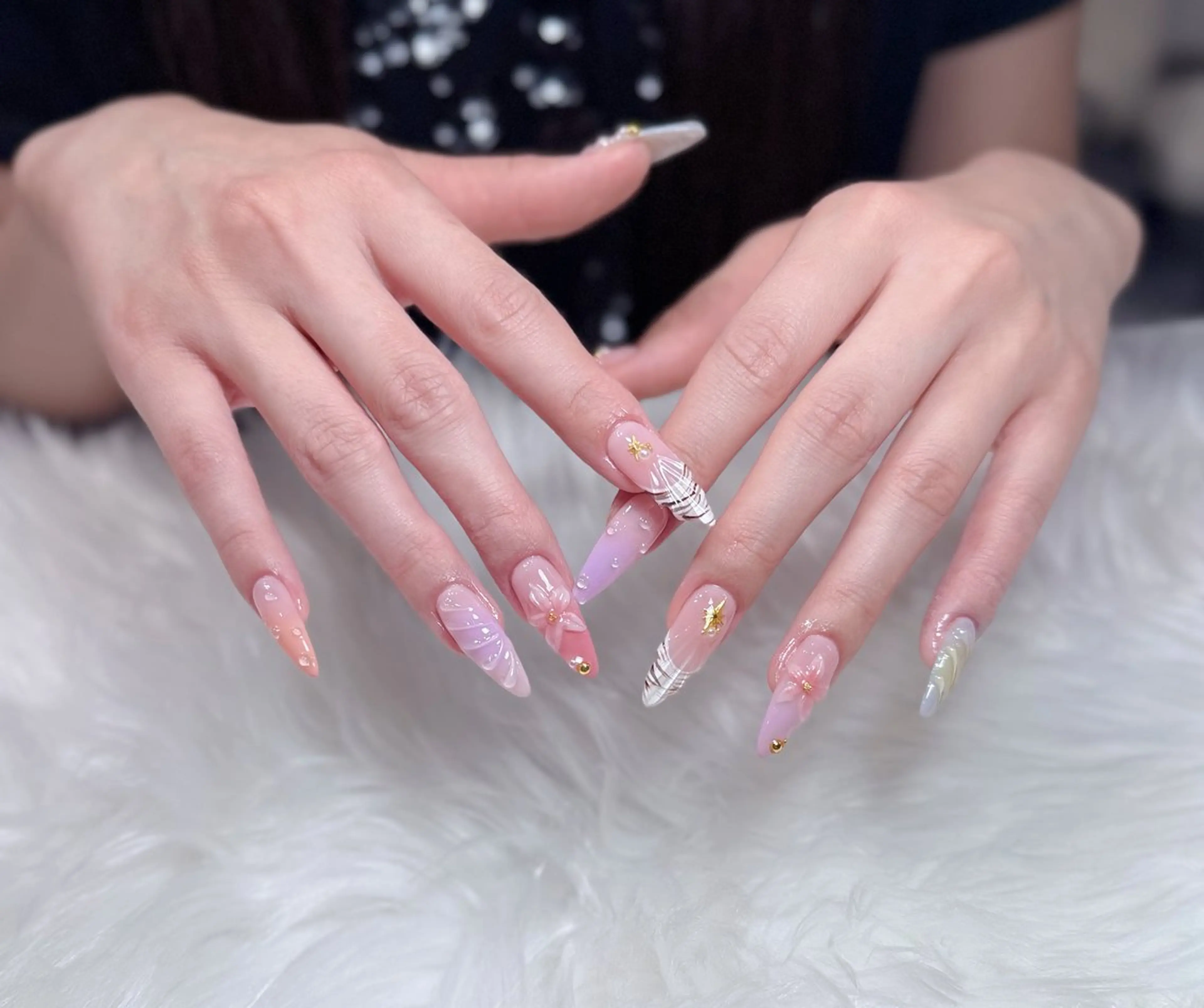 ネイル オーロラネイル チークネイル フットネイル フレンチネイル ジェルネイル ハンドネイル Nichi Nailsのネイルデザイン