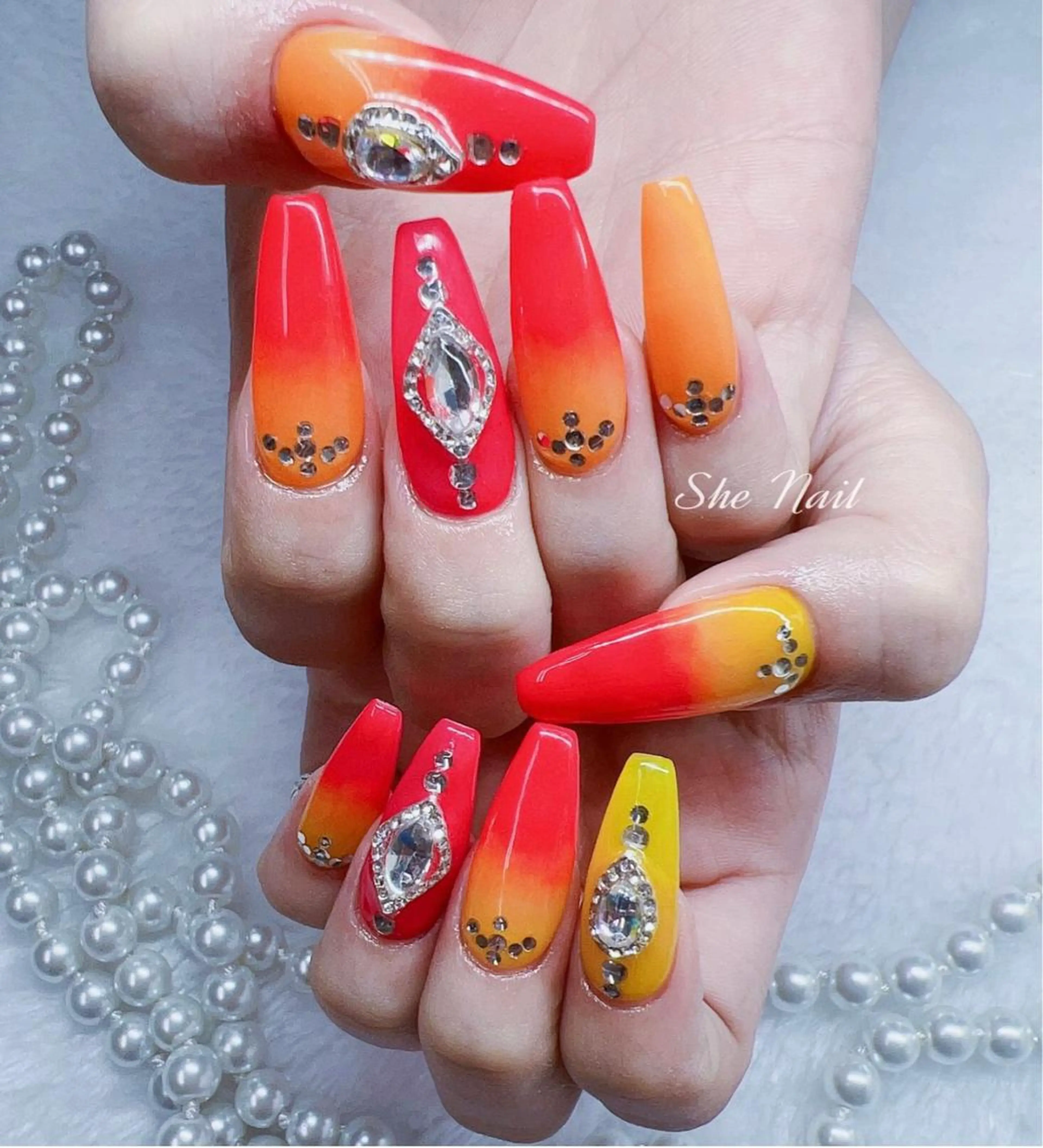 ネイル チークネイル 長さ出し グラデーション マグネットネイル 持ち込み ハンドネイル She   Nail所属・ISA_ BELLAのネイルデザイン