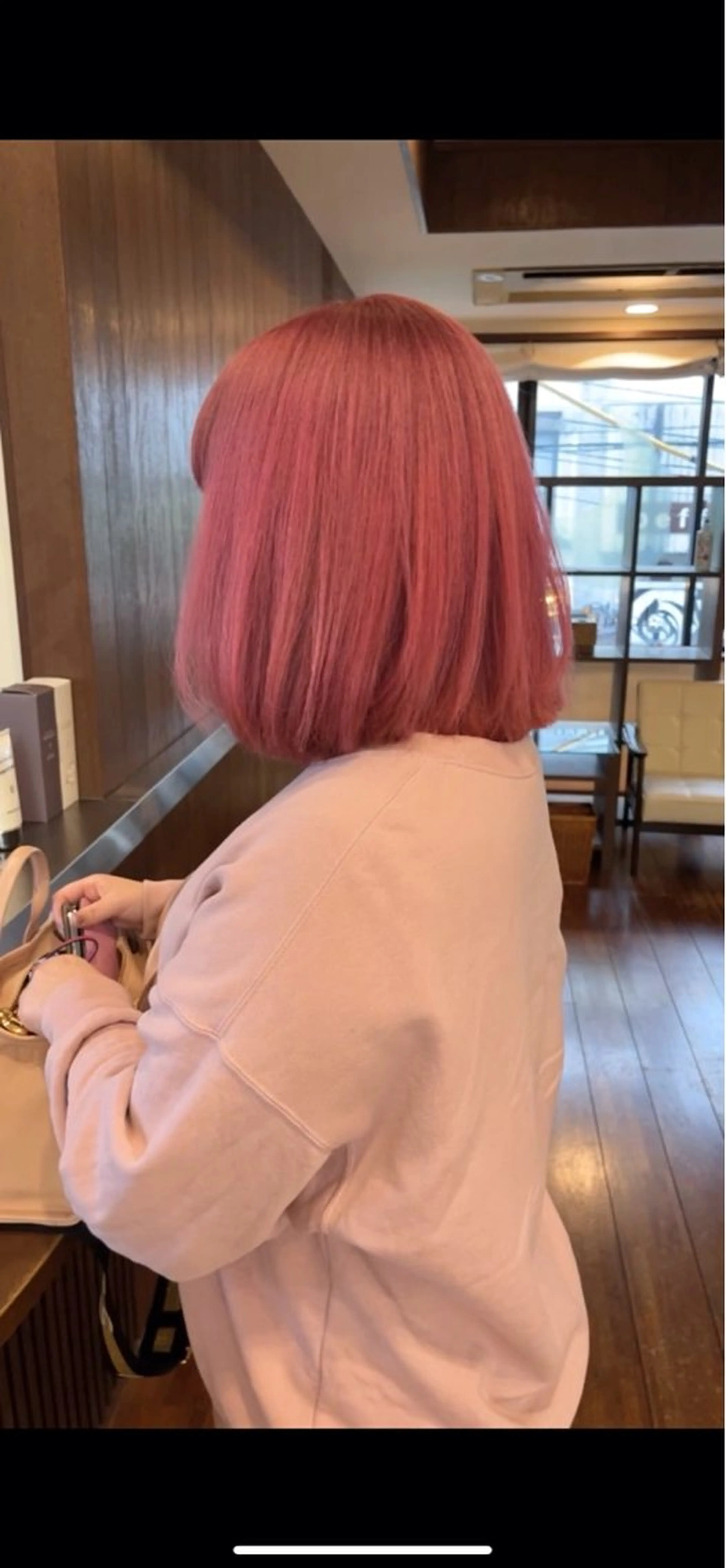ショート カラー ピンクカラー カット ヘアカラー トリートメント 髪質改善ｶﾗｰ ｹｱﾌﾞﾘｰﾁ/ﾀﾑのヘアスタイル