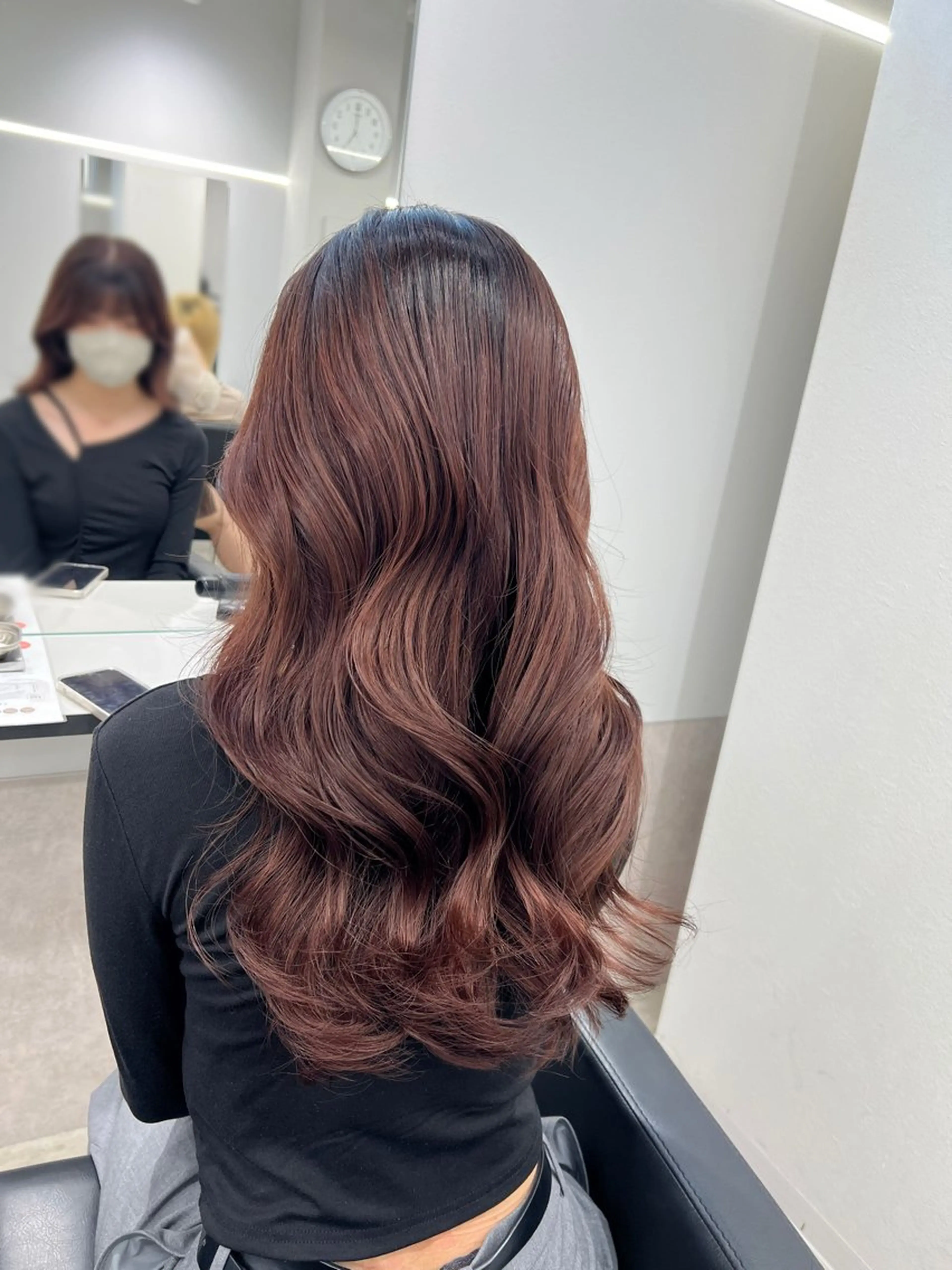 ロング ヘアカラー maya レイヤーカットのヘアスタイル