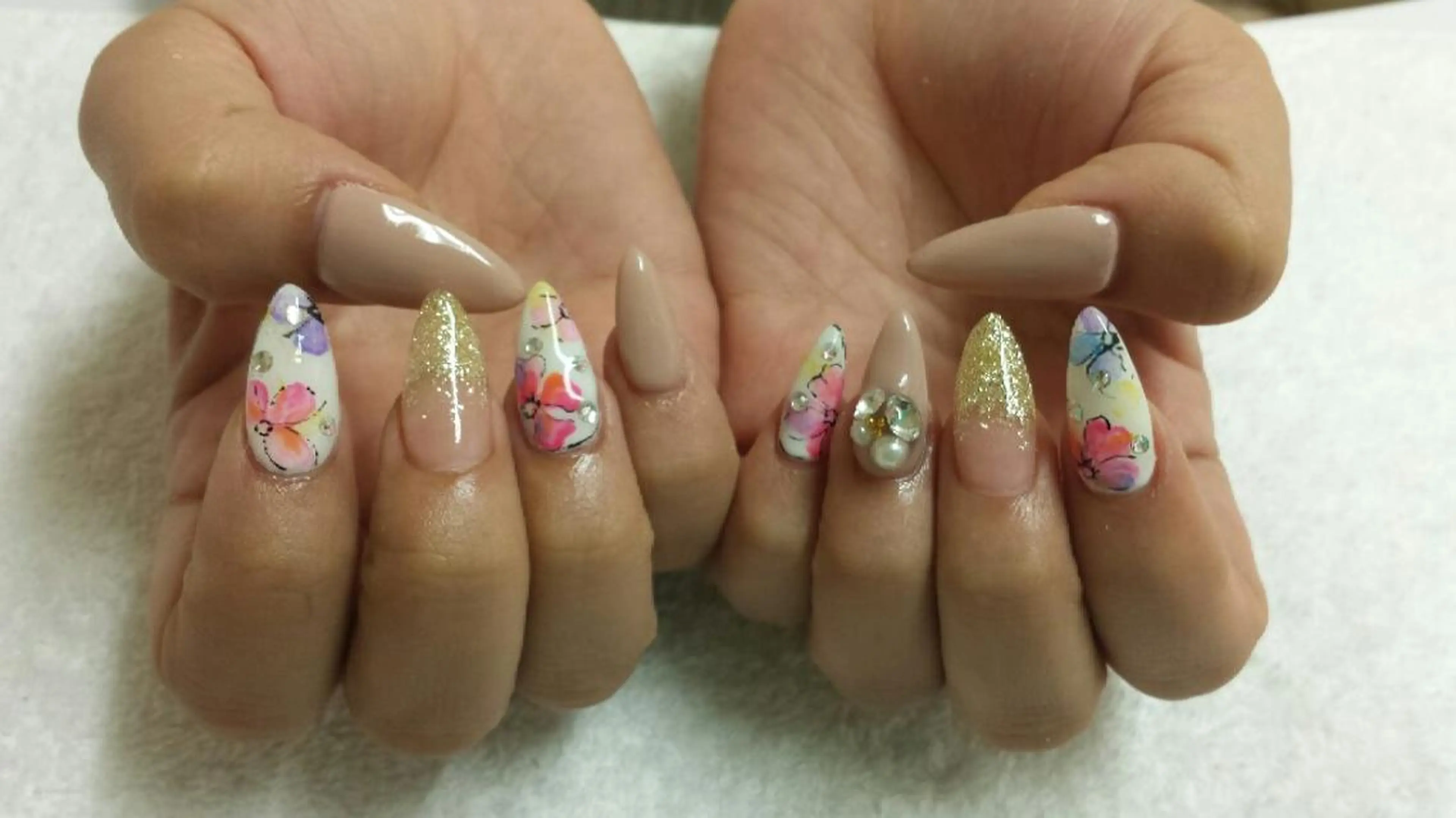 ネイル 河野ちえ (雑誌掲載サロン)のネイルデザイン