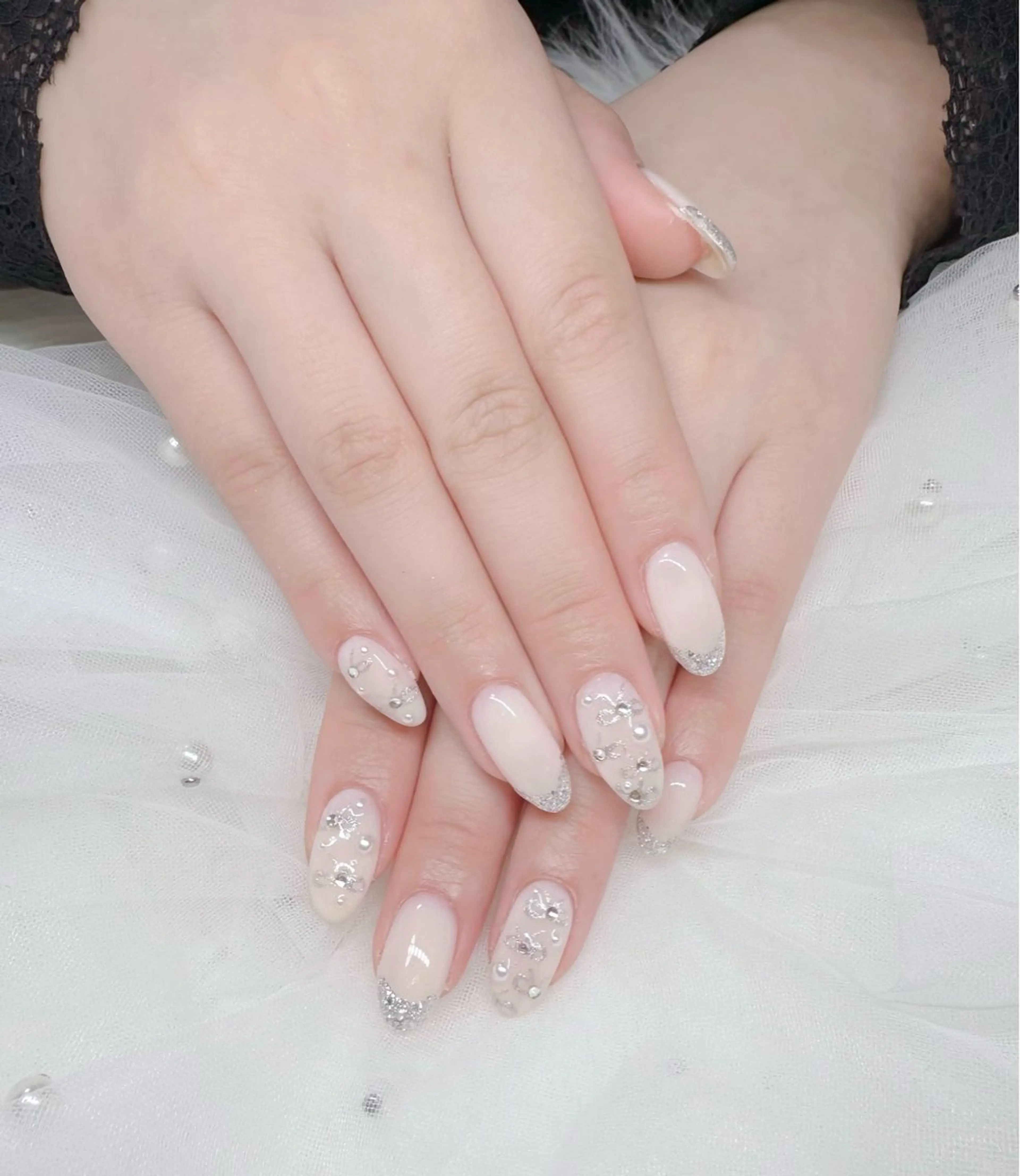 ネイル フレンチネイル ガーリー ラメ(グリッター) リボン 春ネイル きらり ネイルのネイルデザイン
