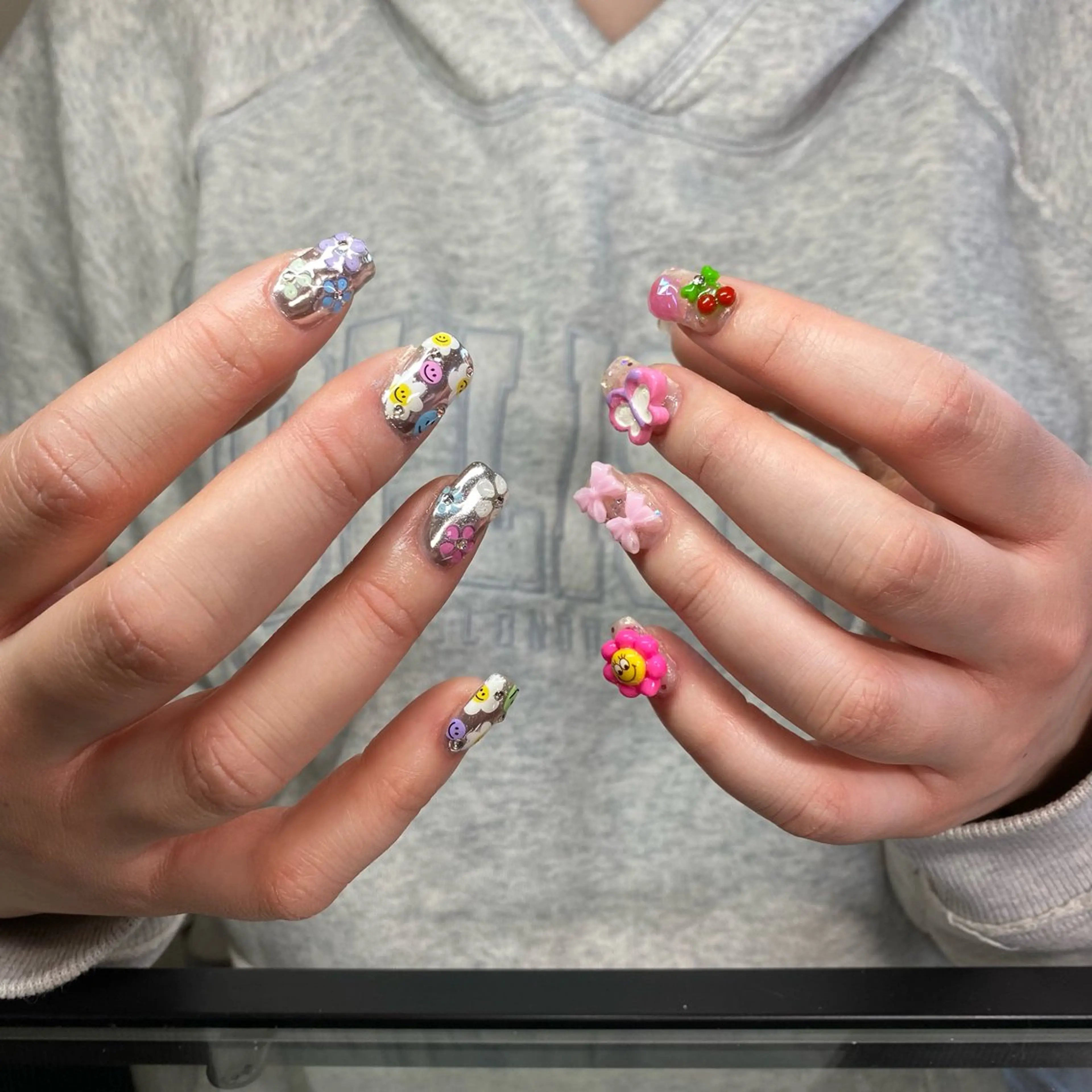 ネイル ハンドネイル デコパーツが得意♪ ネイル/眉毛/エステの眉毛・アイブロウイメージ