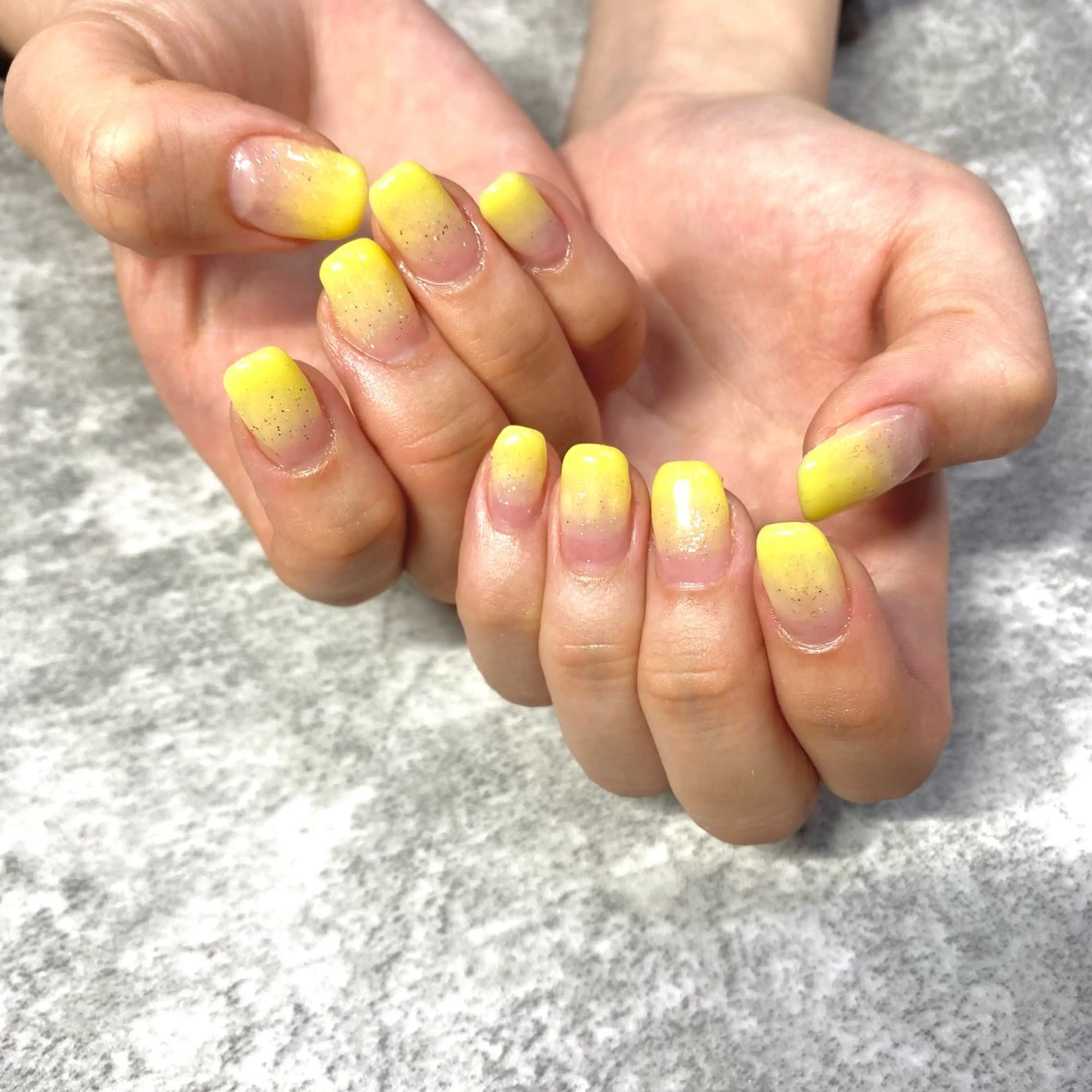 ネイル グラデーション 春ネイル 黄色 ハンドネイル ★Rinail... .のネイルデザイン