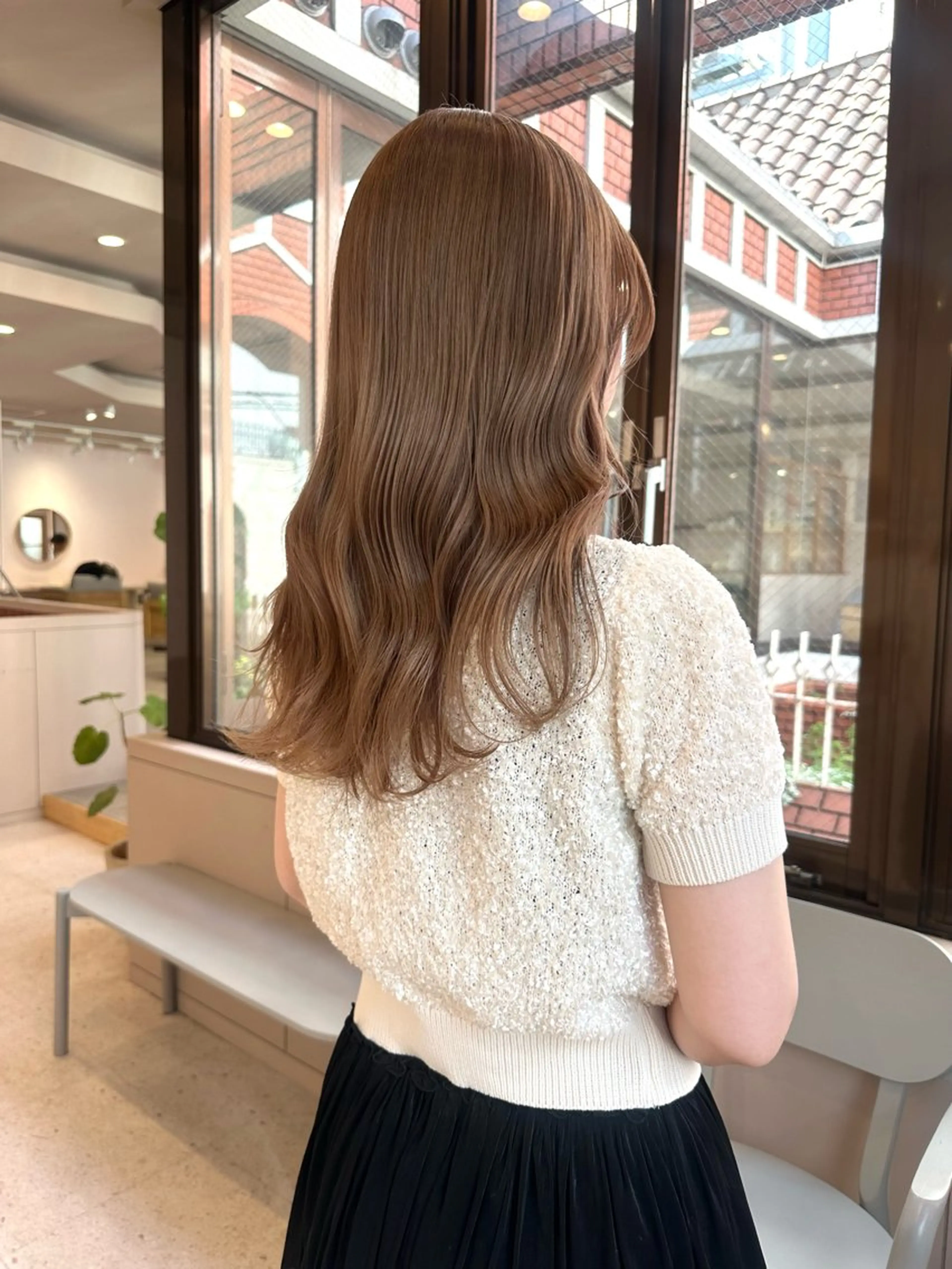 カラー ベージュカラー ブリーチ ダブルカラー ミルクティーベージュ 芝智也／ ナチュラルハイトーンのヘアスタイル
