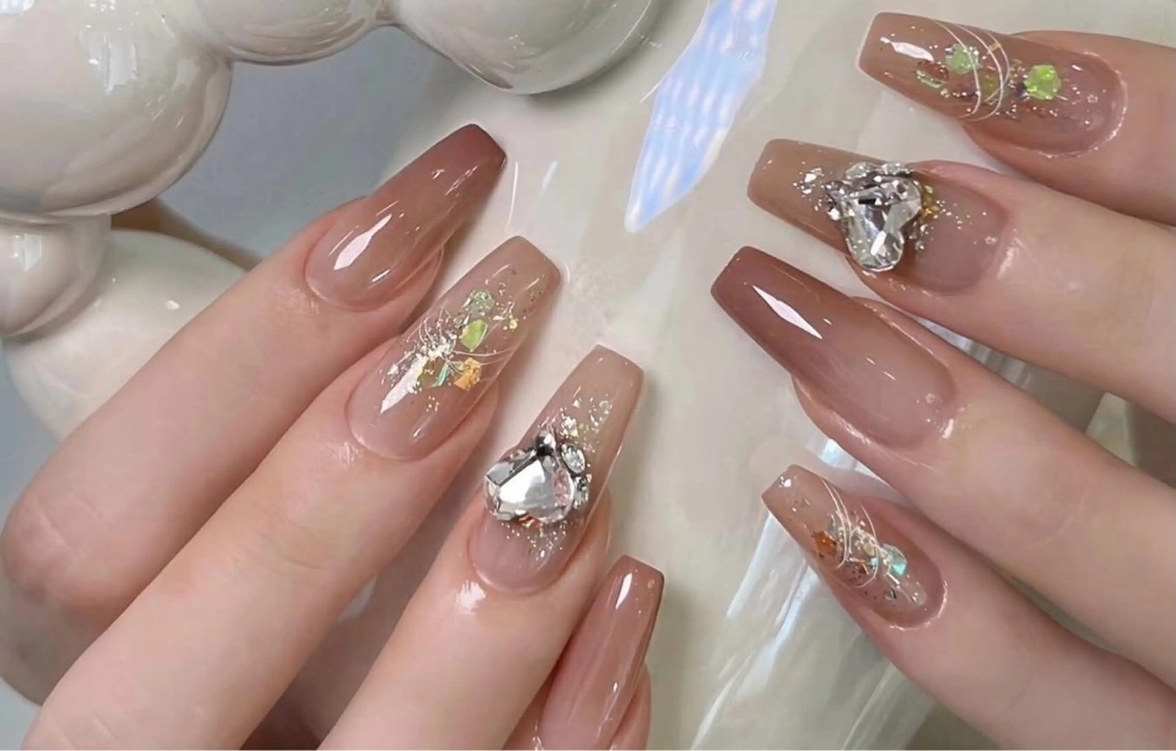 ネイル ハンドネイル T. Leeのネイルデザイン