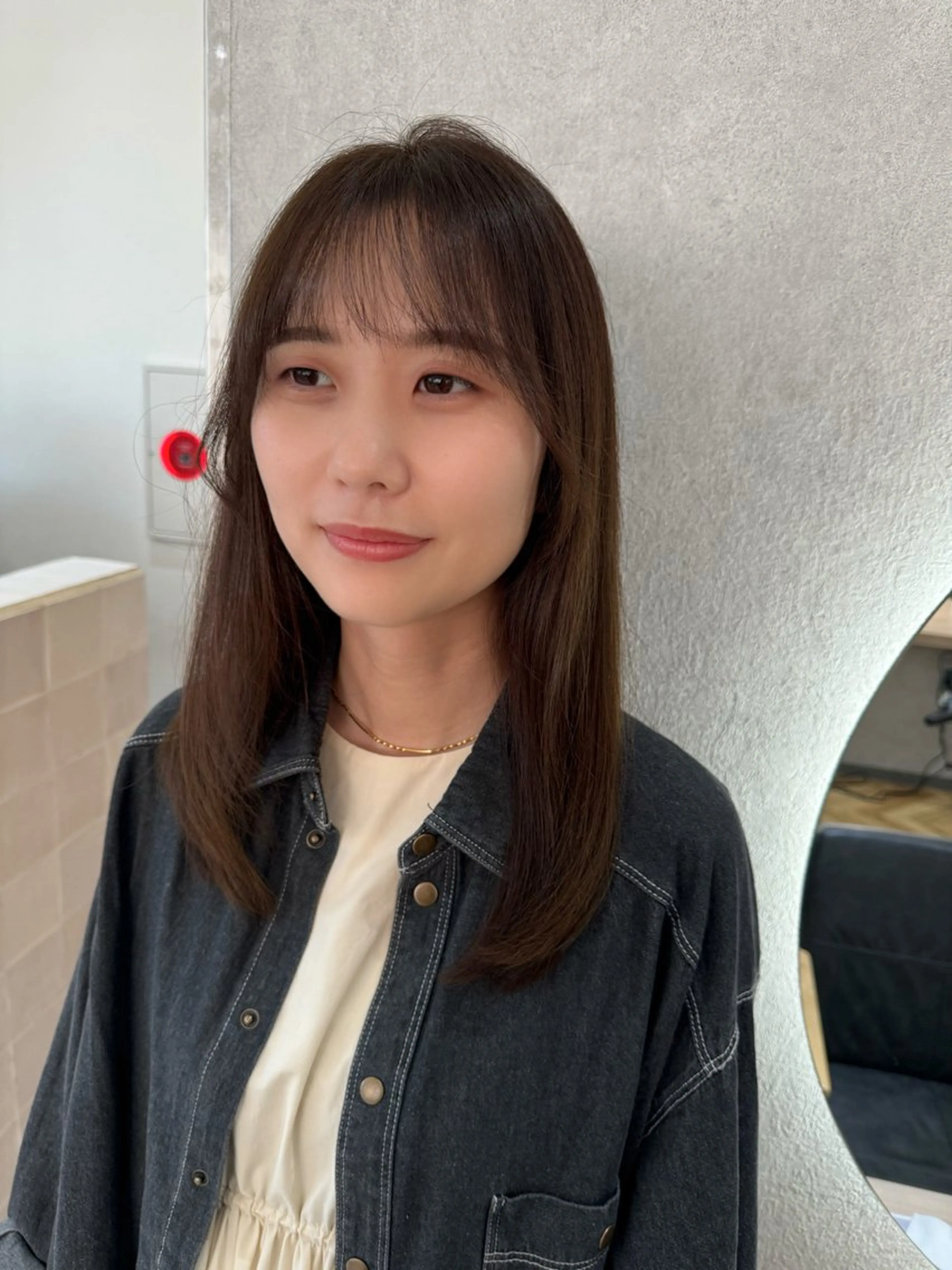 セミロング カラー グレージュ オリーブグレージュ オリーブグレー 顔周りカット 似合わせカット カット ヘアカラー トリートメント 透け 艶感カラー齊木 勇人のヘアスタイル