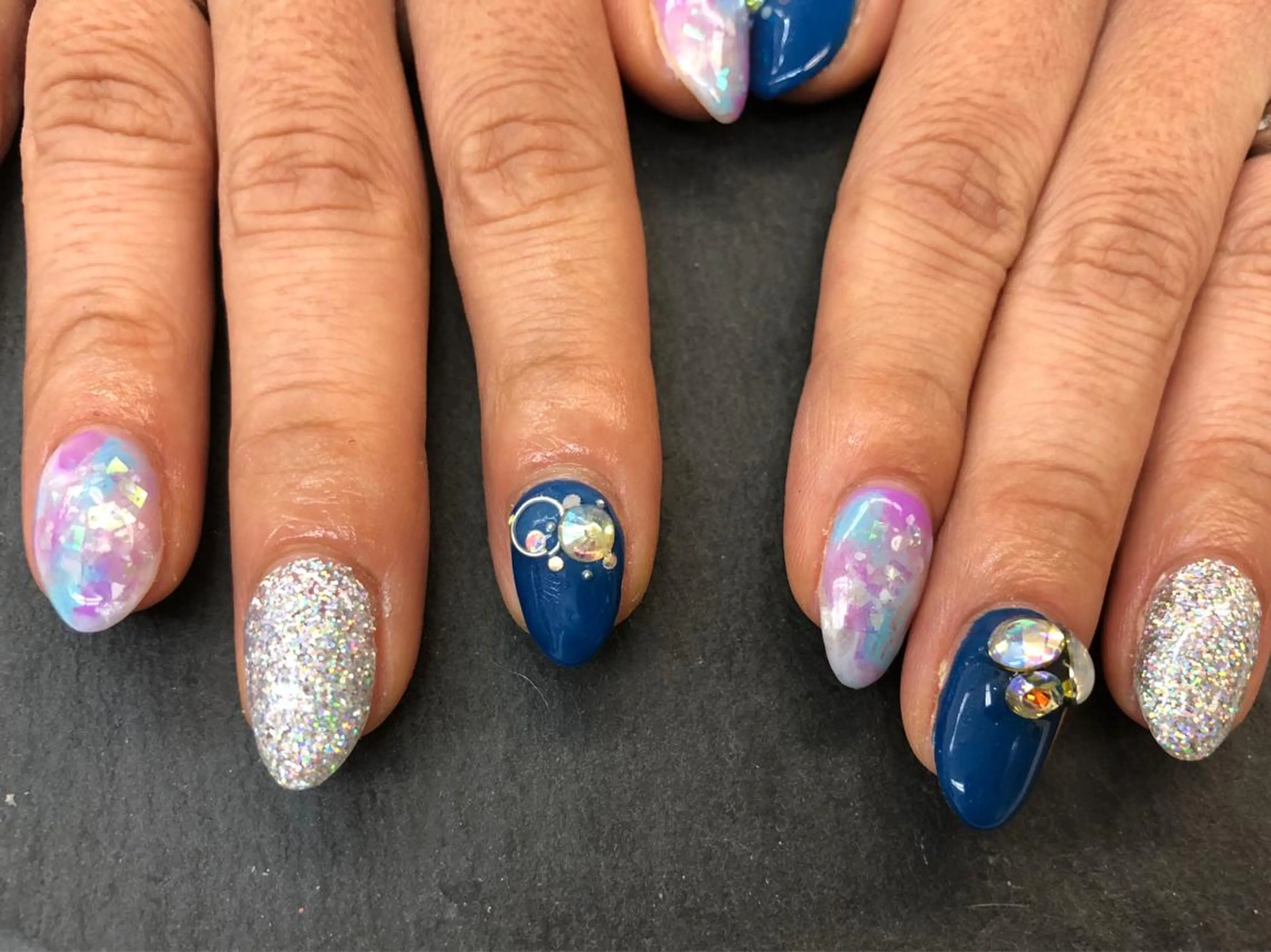 ネイル ネイビー 夏ネイル esNail&eye イーズネイル＆アイのネイルデザイン
