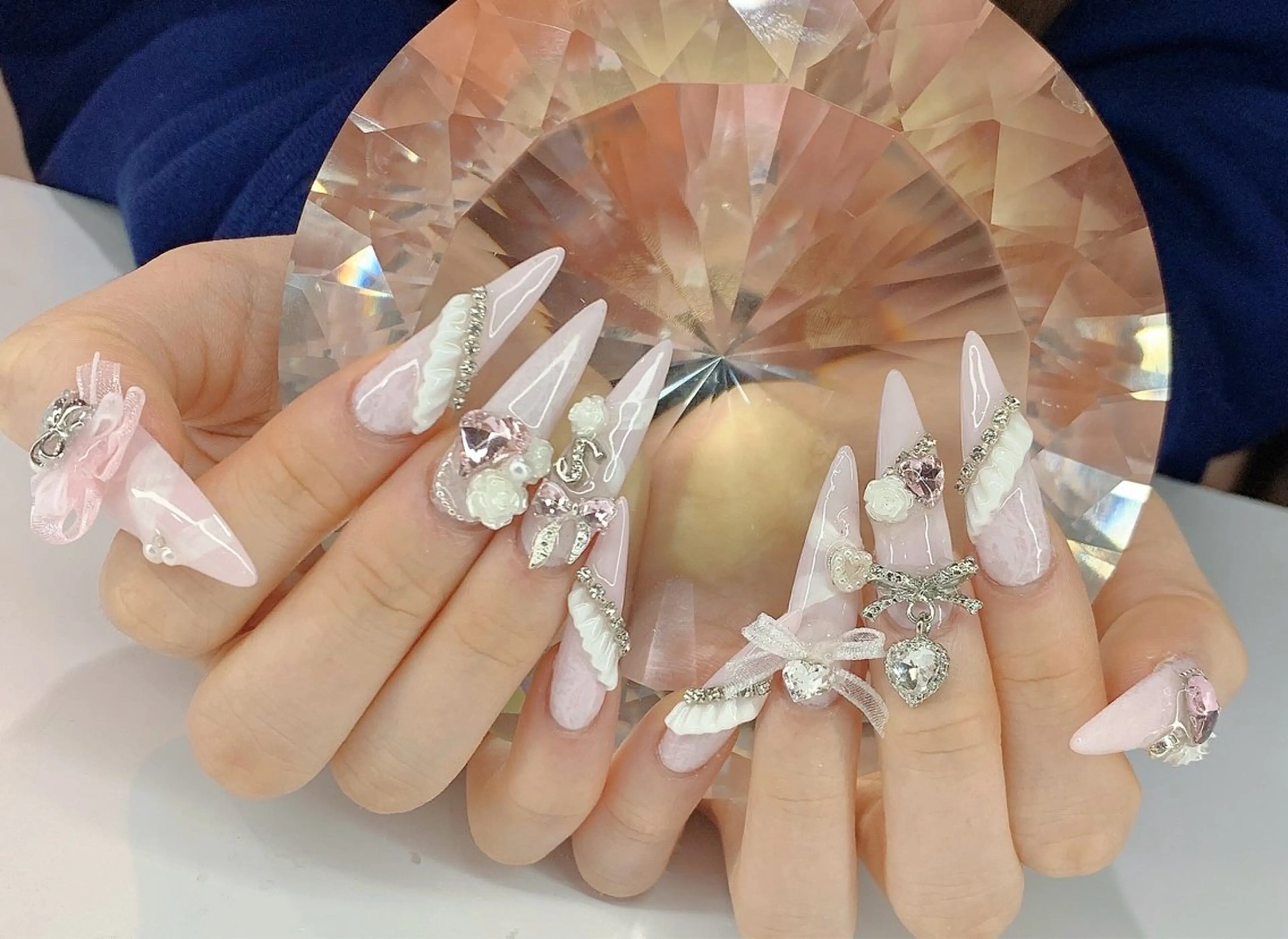 ネイル ハンドネイル LoaChaton kaeのネイルデザイン