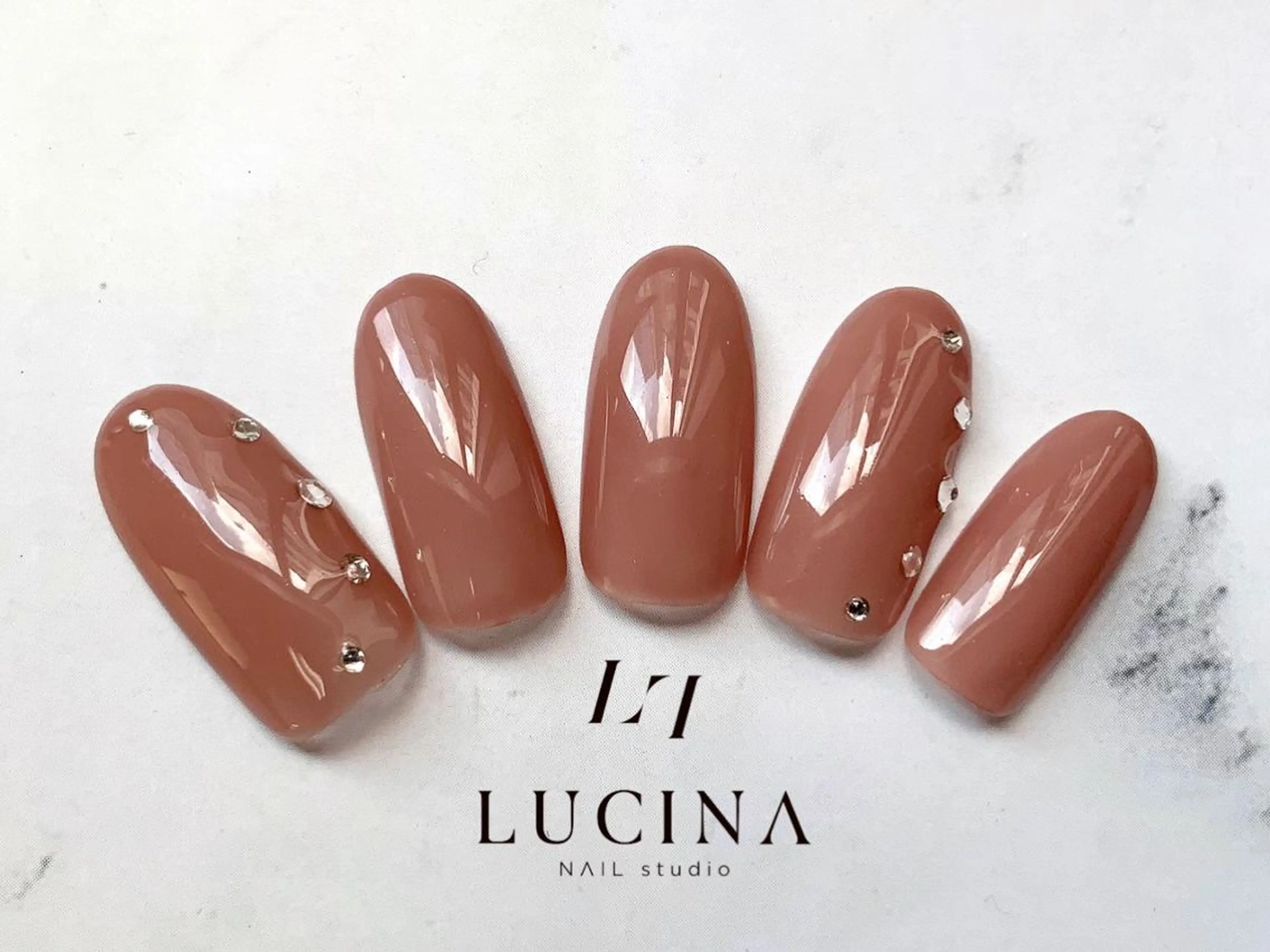 ネイル オフィスネイル シンプルネイル ハンドネイル 新橋 ルキナ スタッフのネイルデザイン