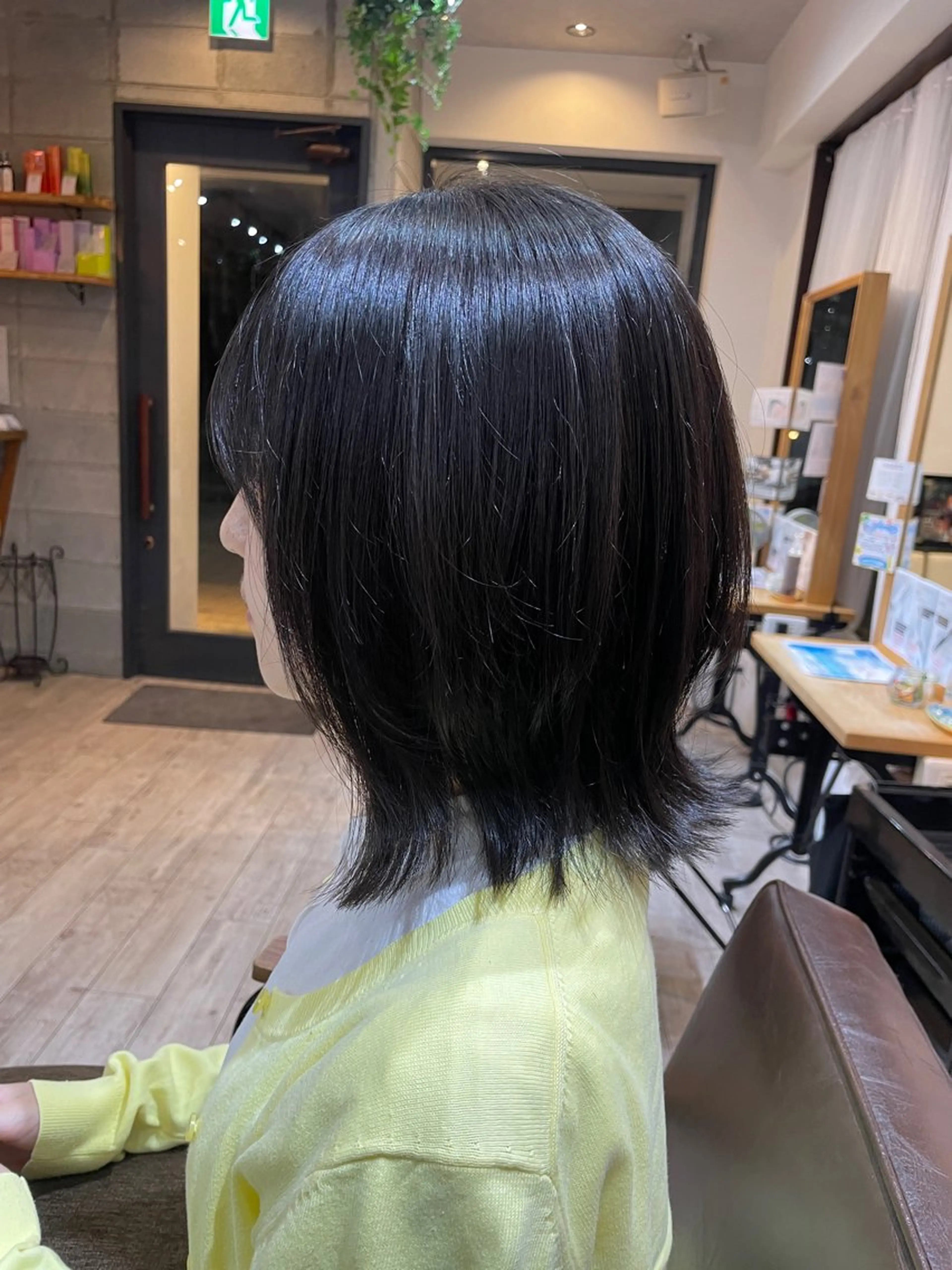 ミディアム ミディアムレイヤー レイヤーカット re; みおのヘアスタイル