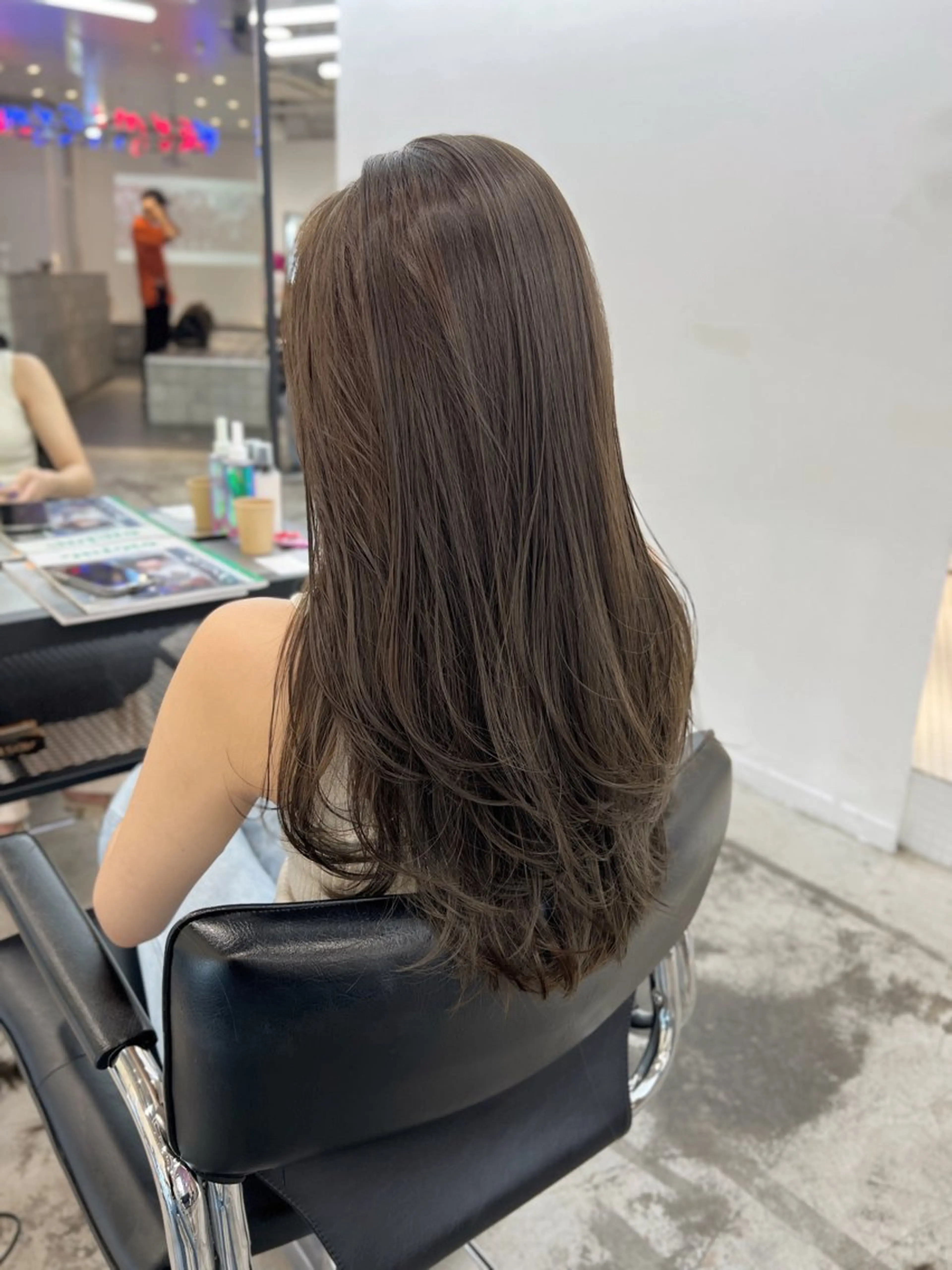 ミディアム カラー ヘアアレンジ ブリーチ ダブルカラー ブリーチなしカラー レイヤーカット カット ヘアカラー レイヤーカット指名 No.1💖マユカのヘアスタイル