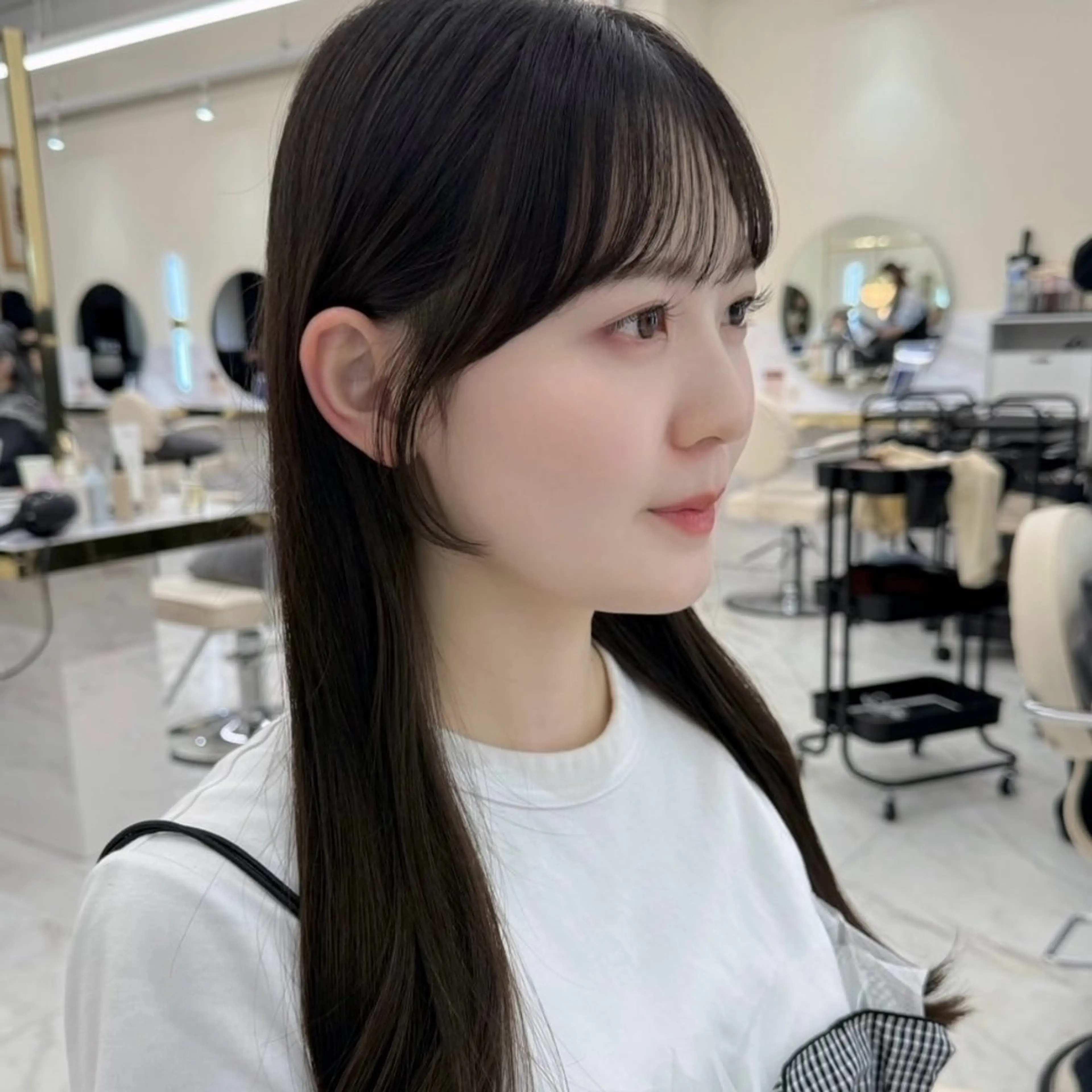 ロング ボブ 顔周りカット 髪質改善 韓国風ヘア レイヤーカット カット CHAINON CENTREのヘアスタイル