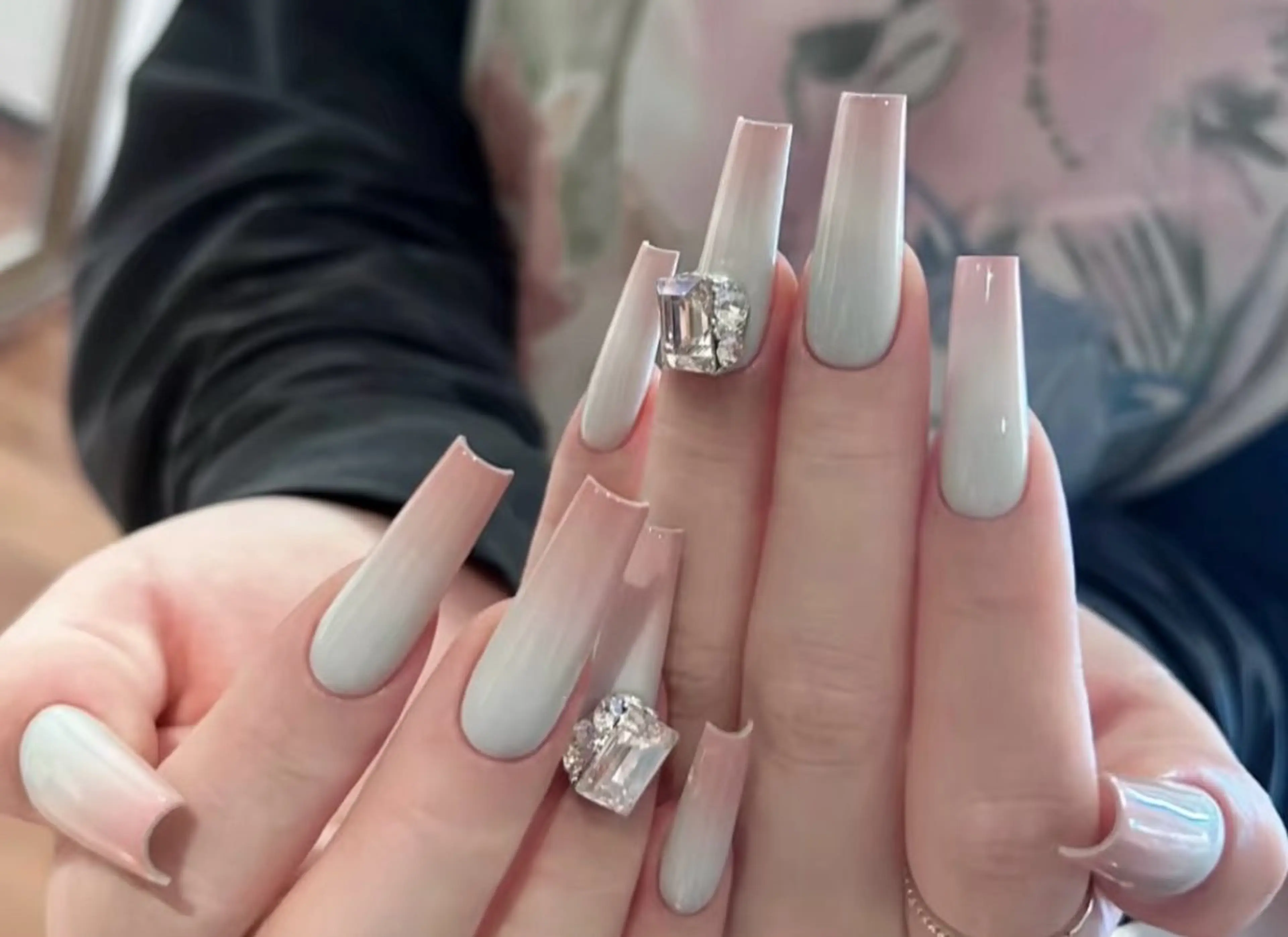 ネイル 高木 維麗絲のネイルデザイン