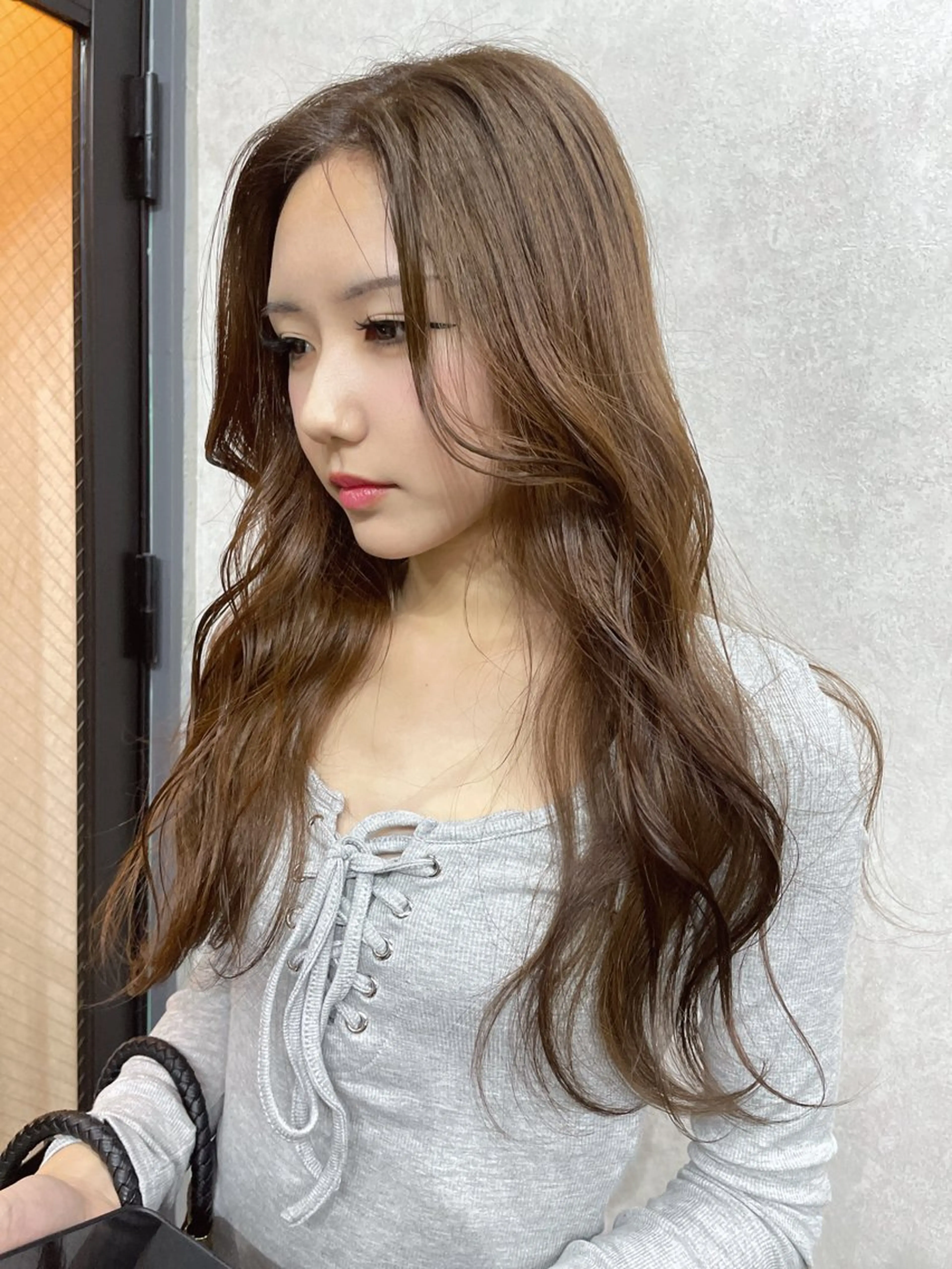 ロング カラー ベージュカラー ブリーチ ブリーチなしカラー AIRI layer cut hairのヘアスタイル