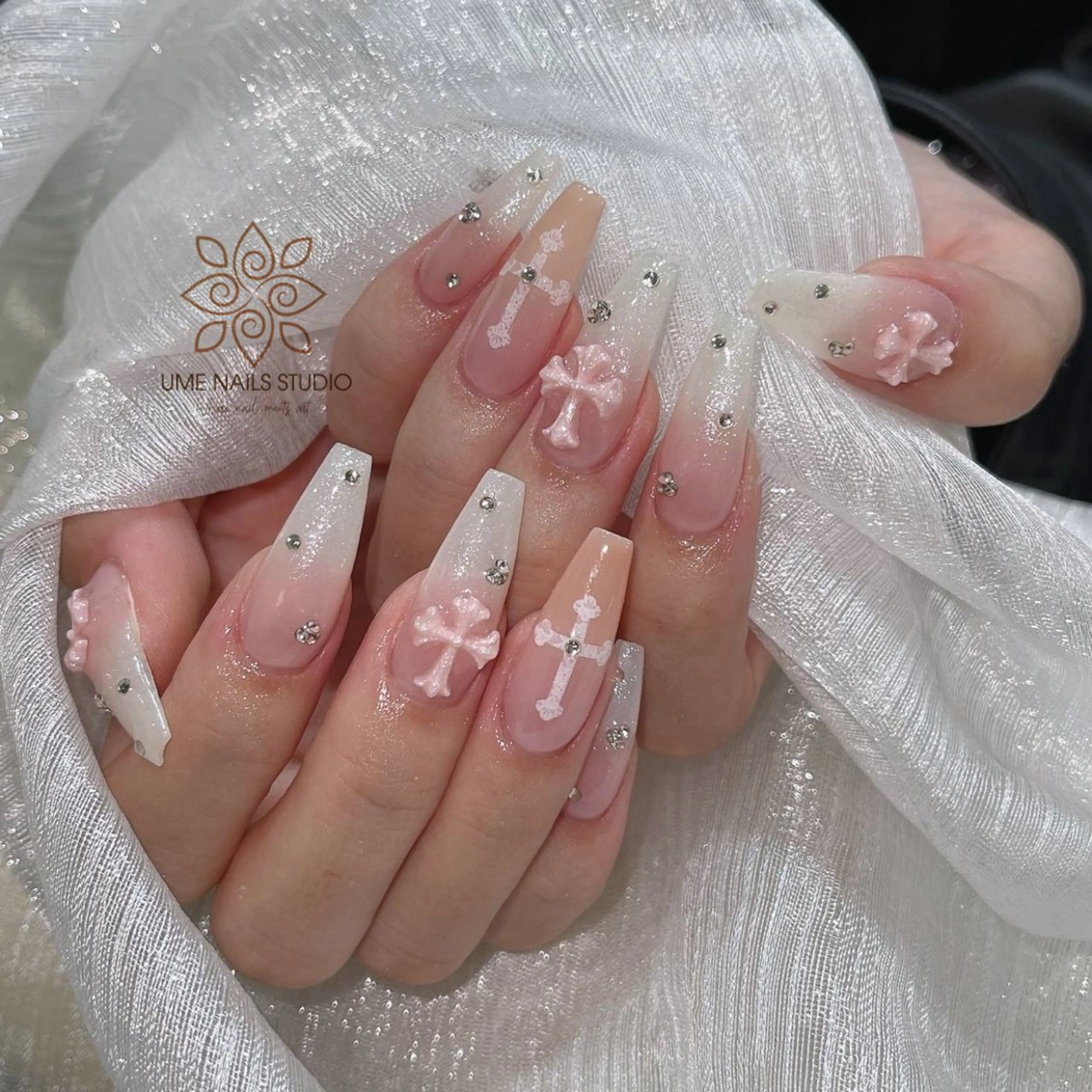 ネイル チークネイル クリアネイル ガーリー キラキラネイル 韓国ネイル ハンドネイル Ume Nail Studioのネイルデザイン