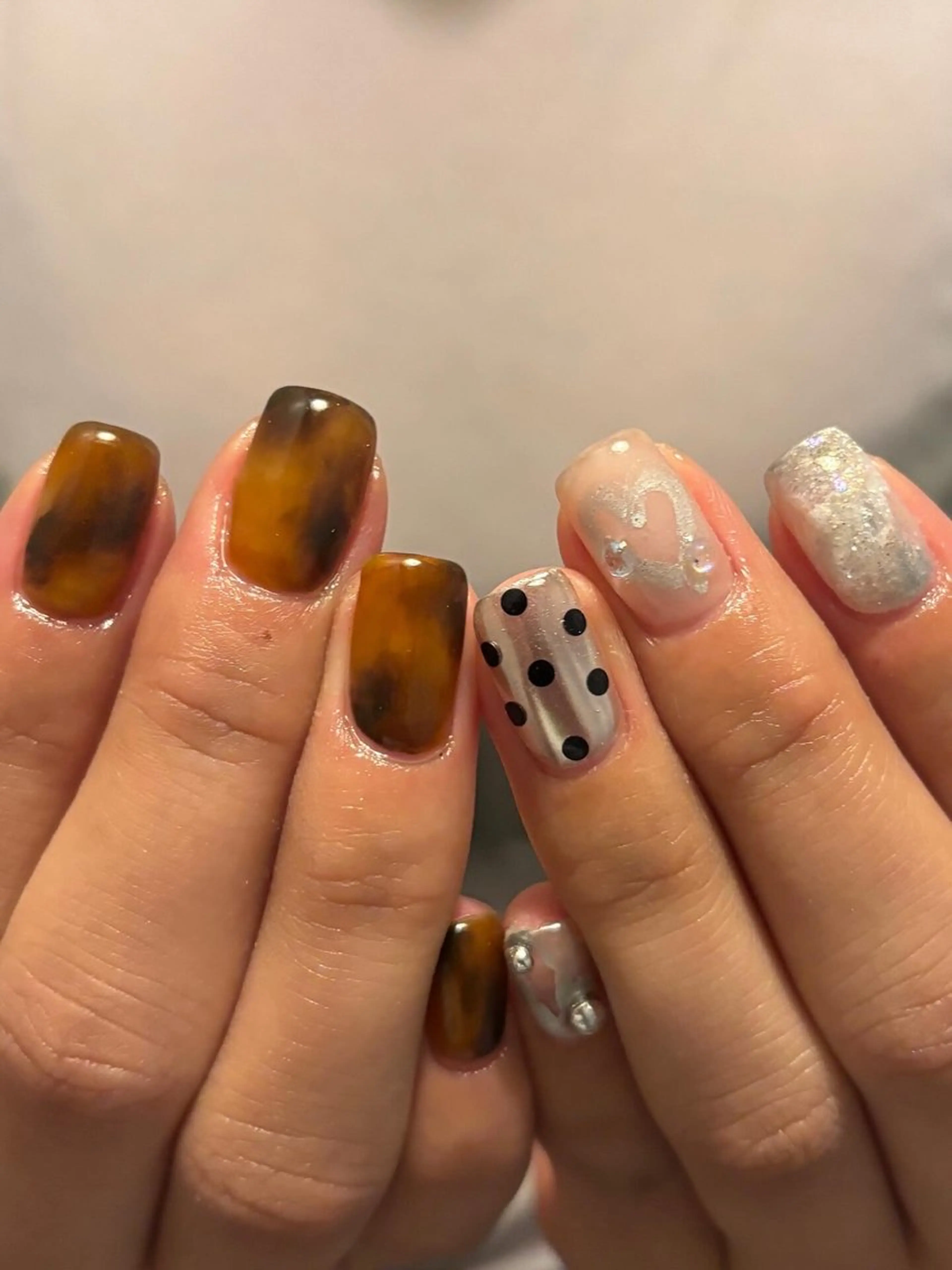 ネイル べっ甲ネイル ハンドネイル sister  mohawk所属・chika ／ nailのネイルデザイン