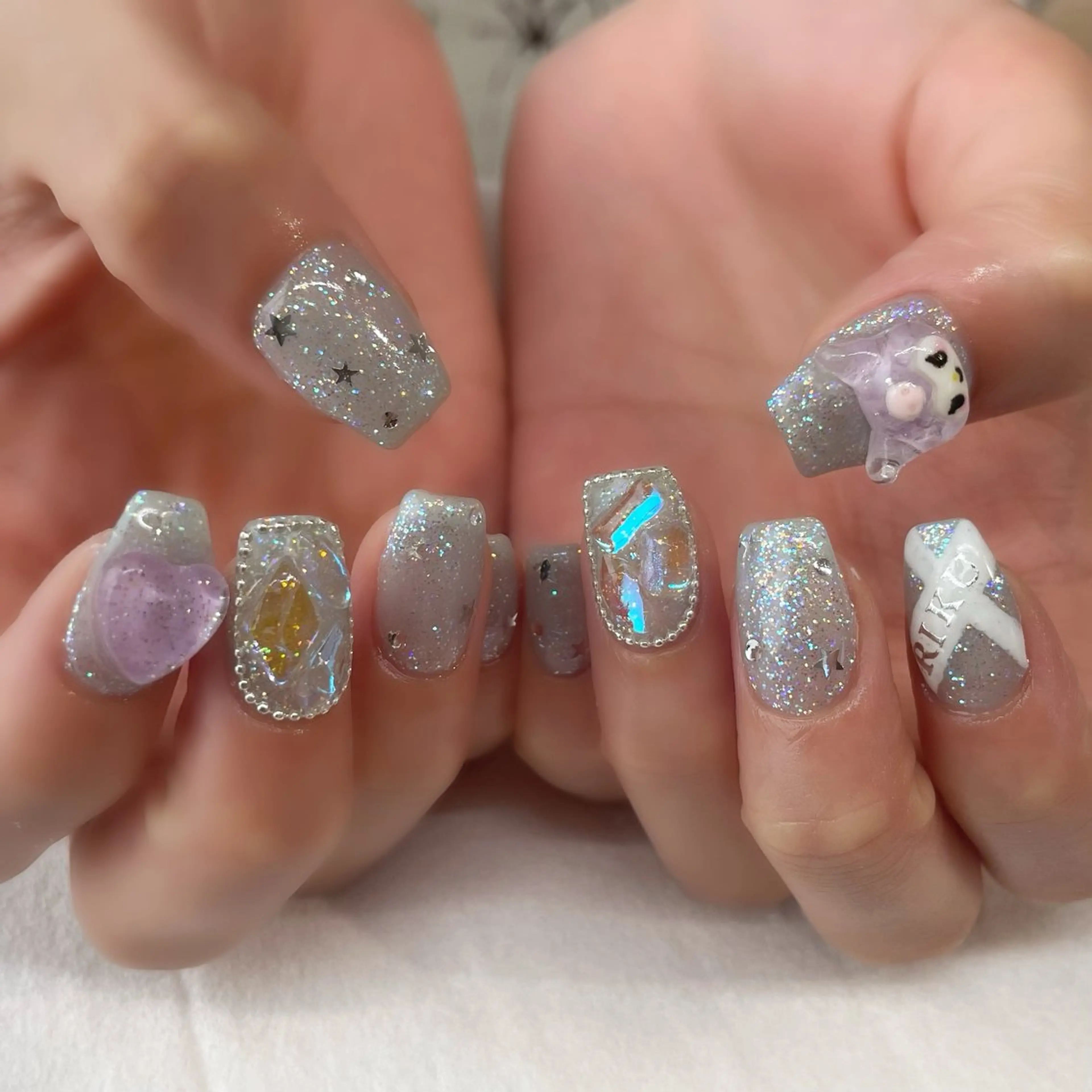 ネイル ハンドネイル 🌈🐰 saki. m 🐰🌈のネイルデザイン