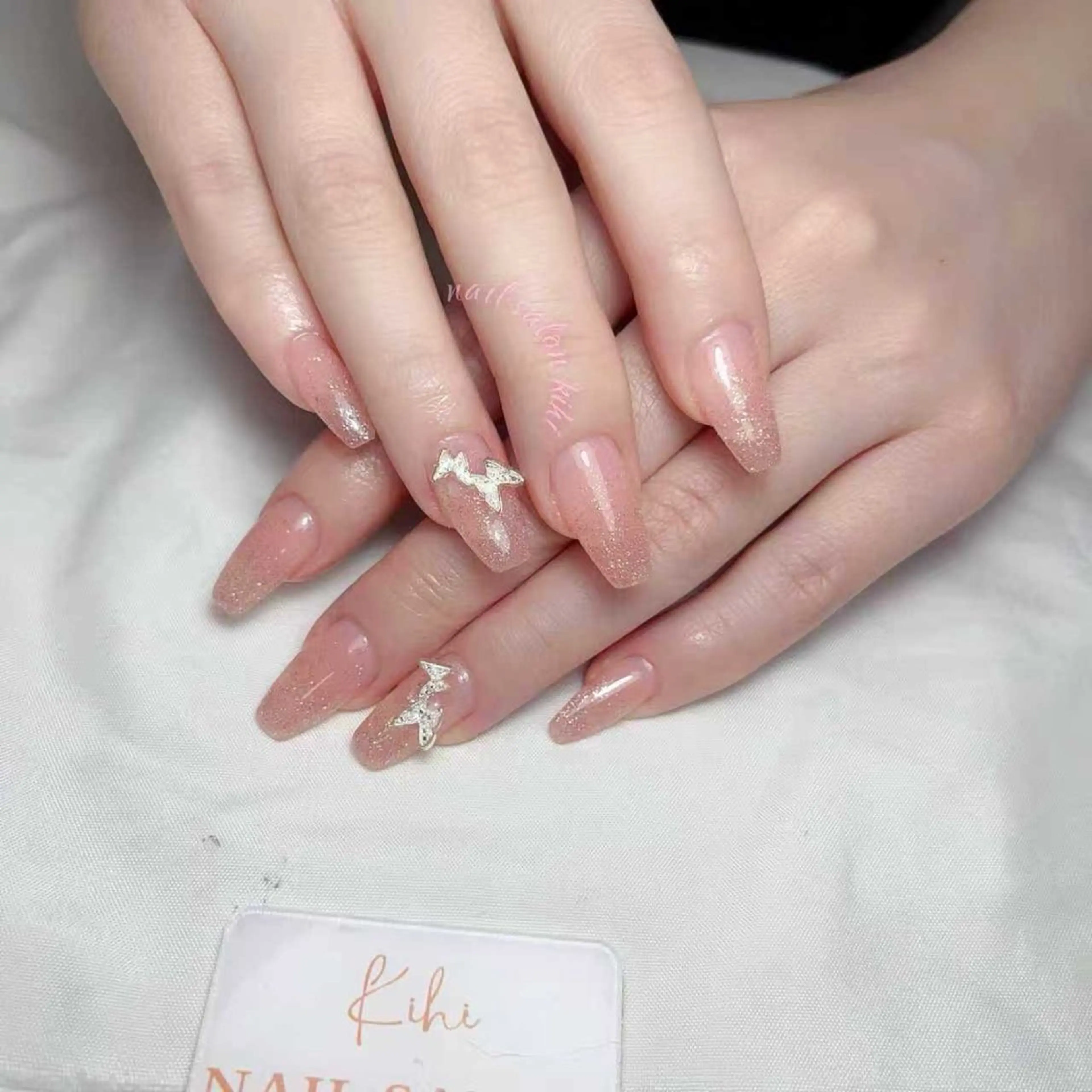 ネイル アートネイル フレンチネイル ジェルネイル グラデーション 韓国ネイル ハンドネイル 鈴木 ユリのネイルデザイン