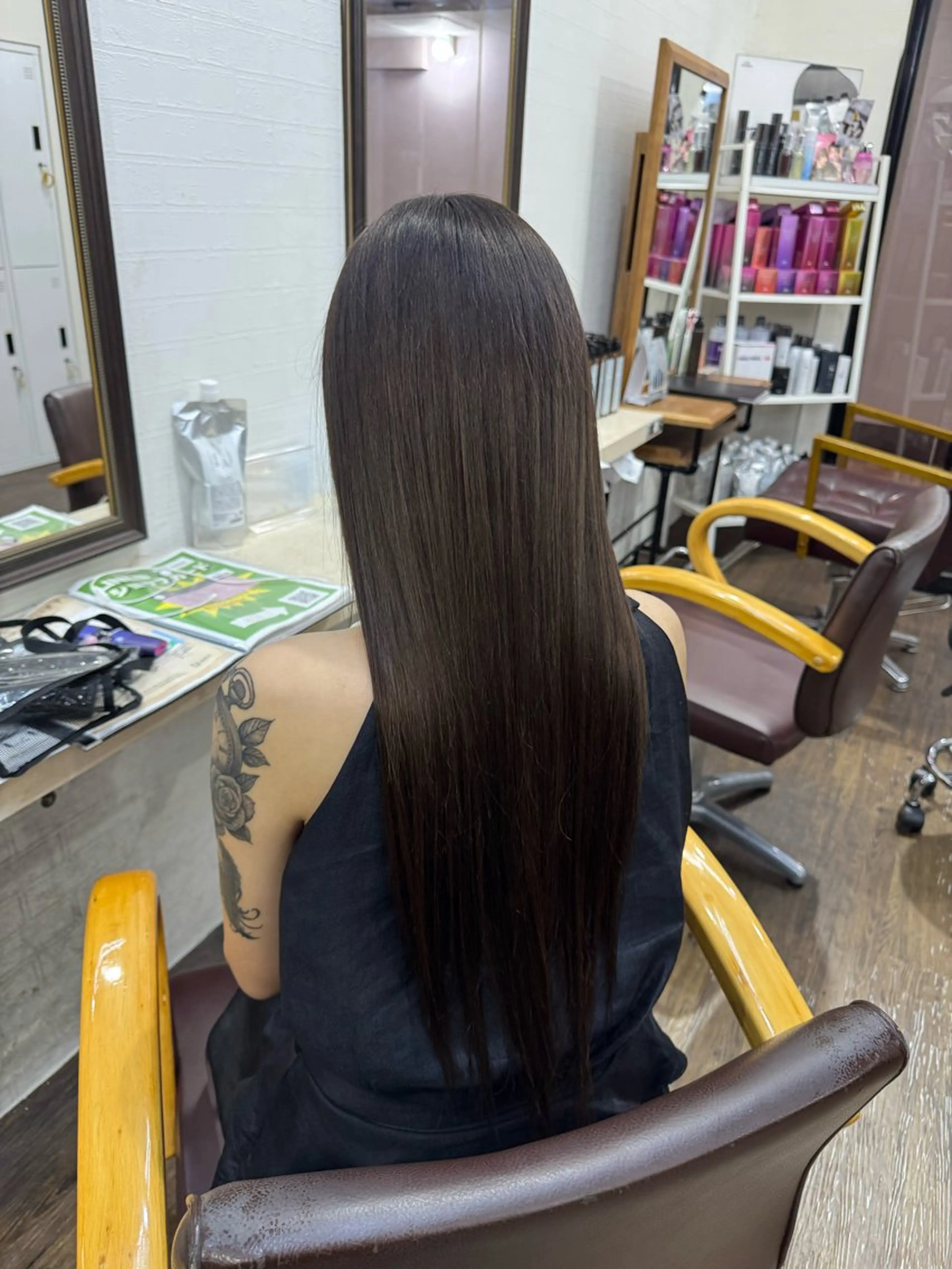ロング 縮毛矯正 田子🦋ハイトーン 🫐耳つぼジュエリーのヘアスタイル