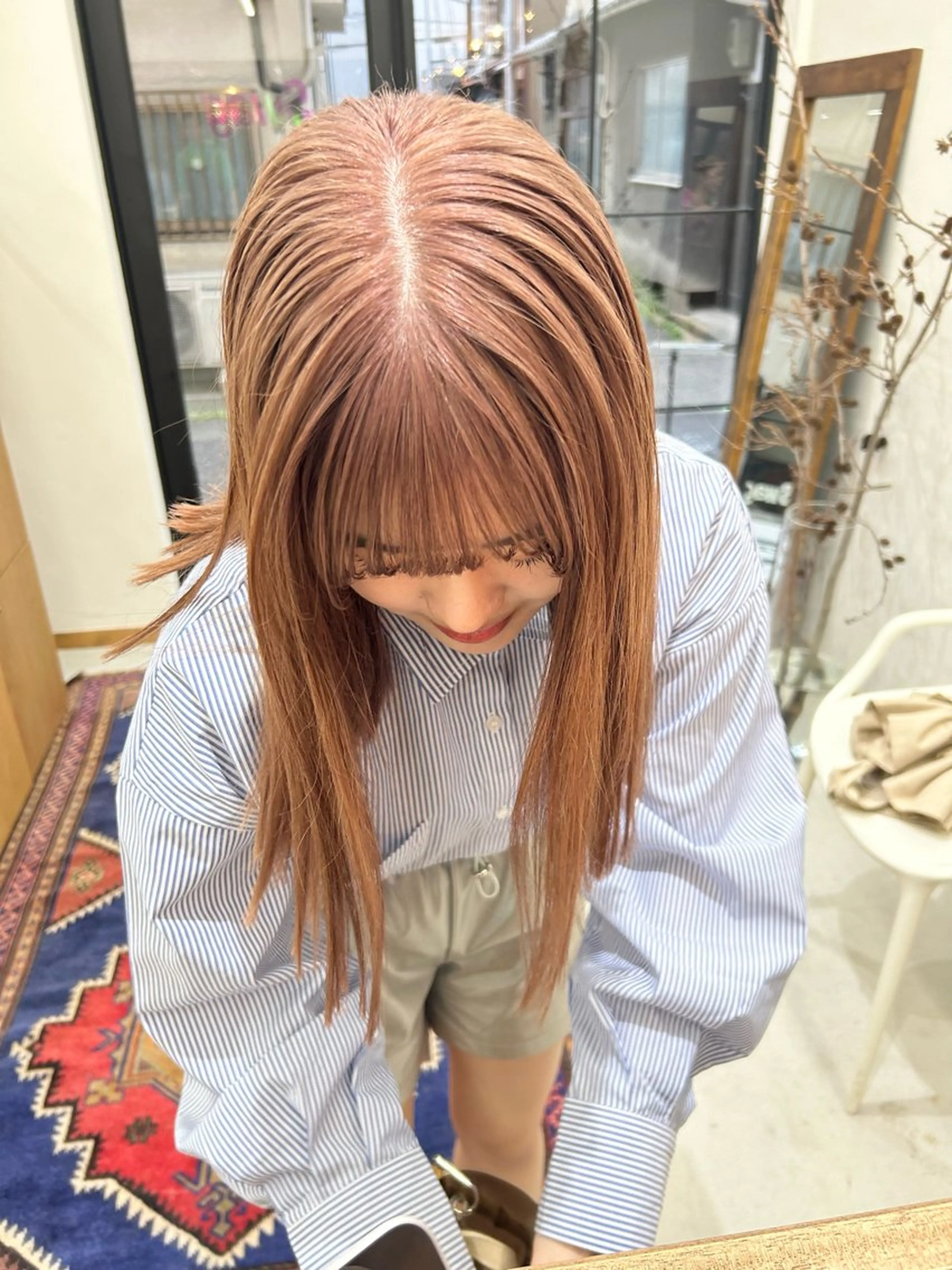 セミロング カラー パーマ ヘアアレンジ ベージュカラー ブリーチ ダブルカラー ハイトーンカラー ミルクティーベージュ カット ヘアカラー トリートメント 髪と音処　マトぺ所属・ダブルカラー/ボブ ブリーチカラー/ユリのヘアスタイル