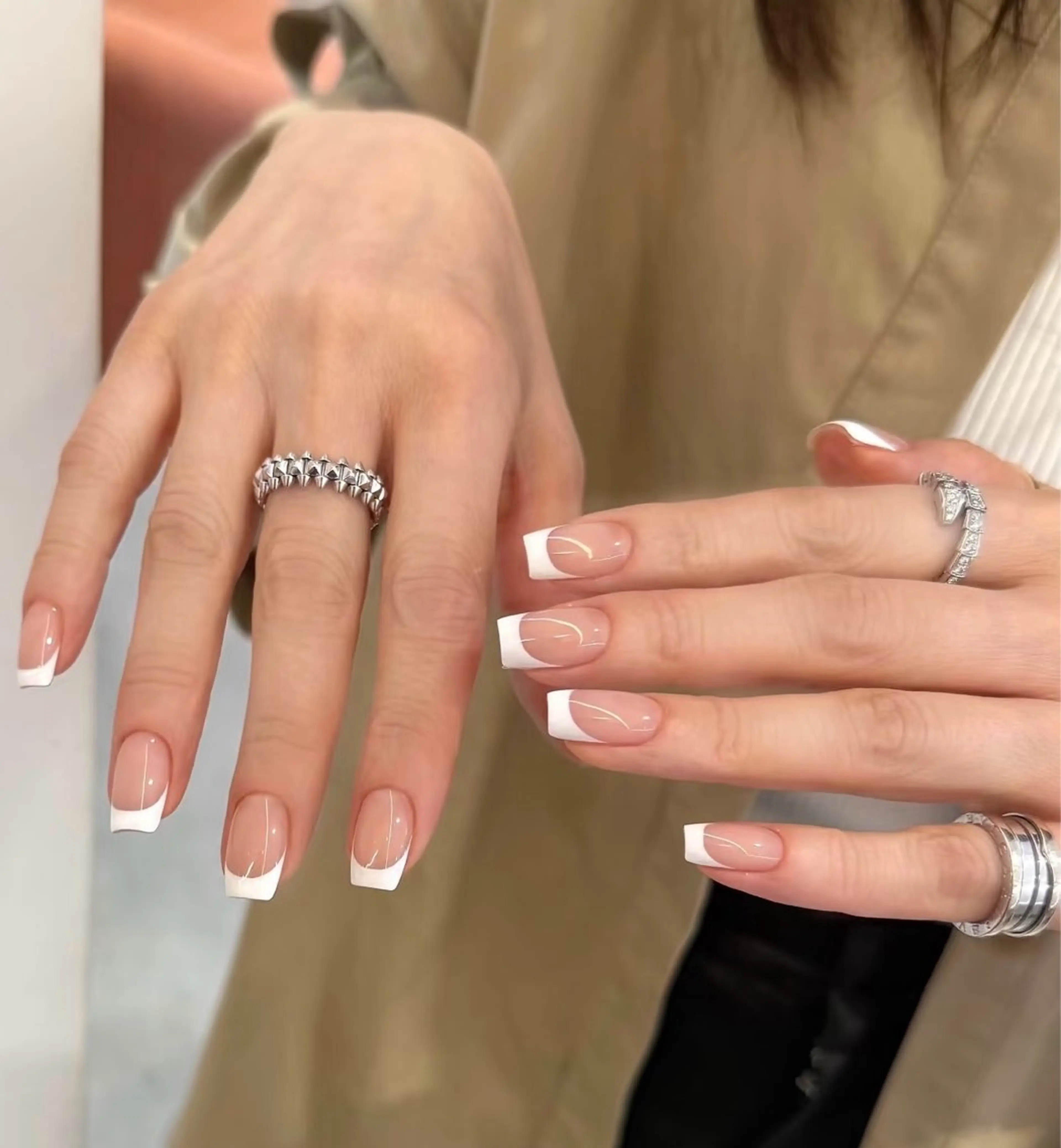 💅カラーフレンチ　クリアベース❣️新規ソフトジェルオフ無料❣️ベースはマグネットに変更＋300円の写真